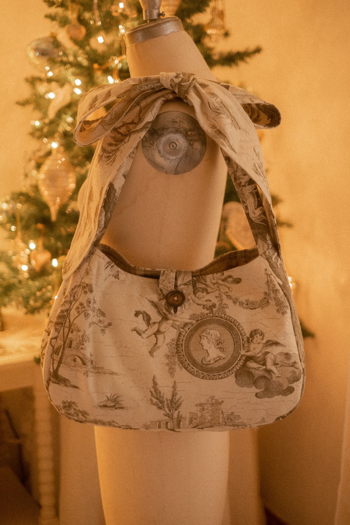 New ✨ Vintage inspired toile bow tote - Antique Cocoa