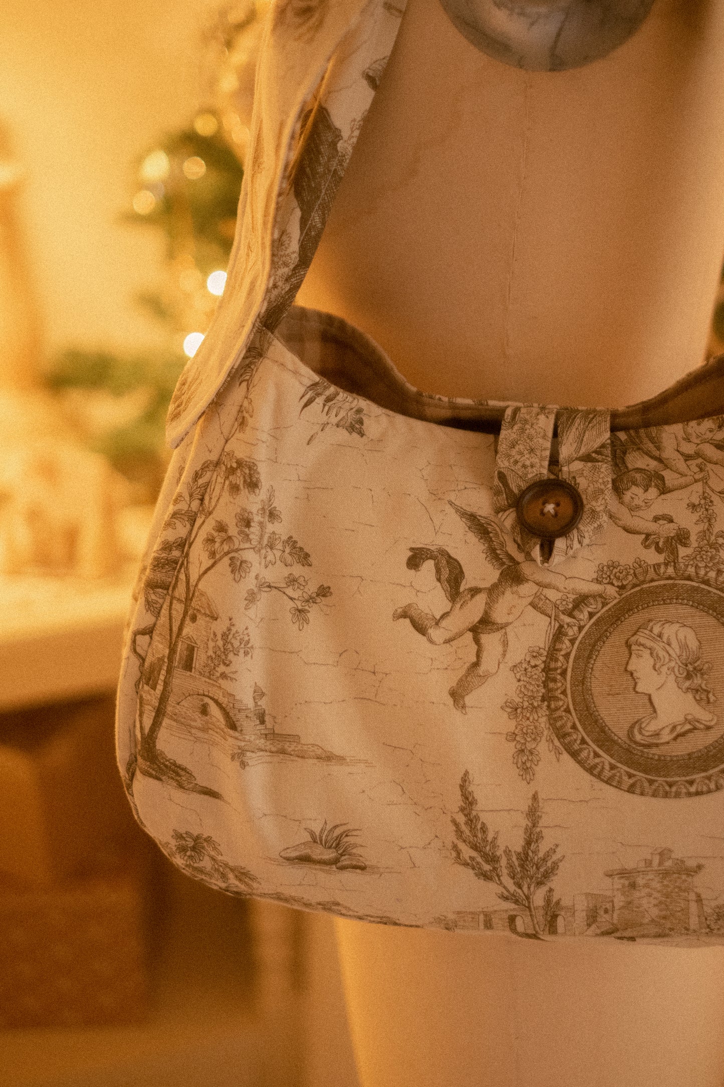 New ✨ Vintage inspired toile bow tote - Antique Cocoa