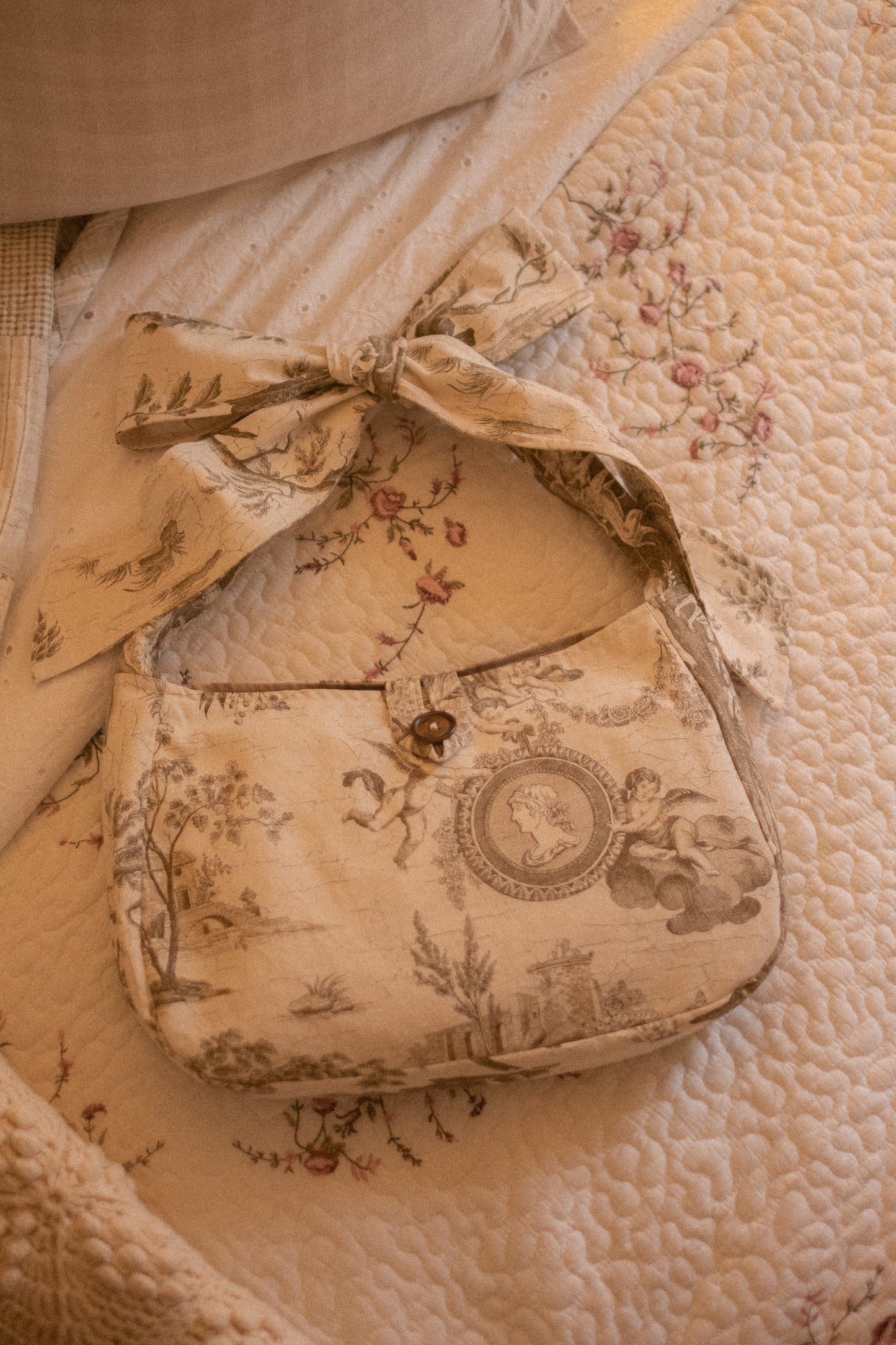 New ✨ Vintage inspired toile bow tote - Antique Cocoa