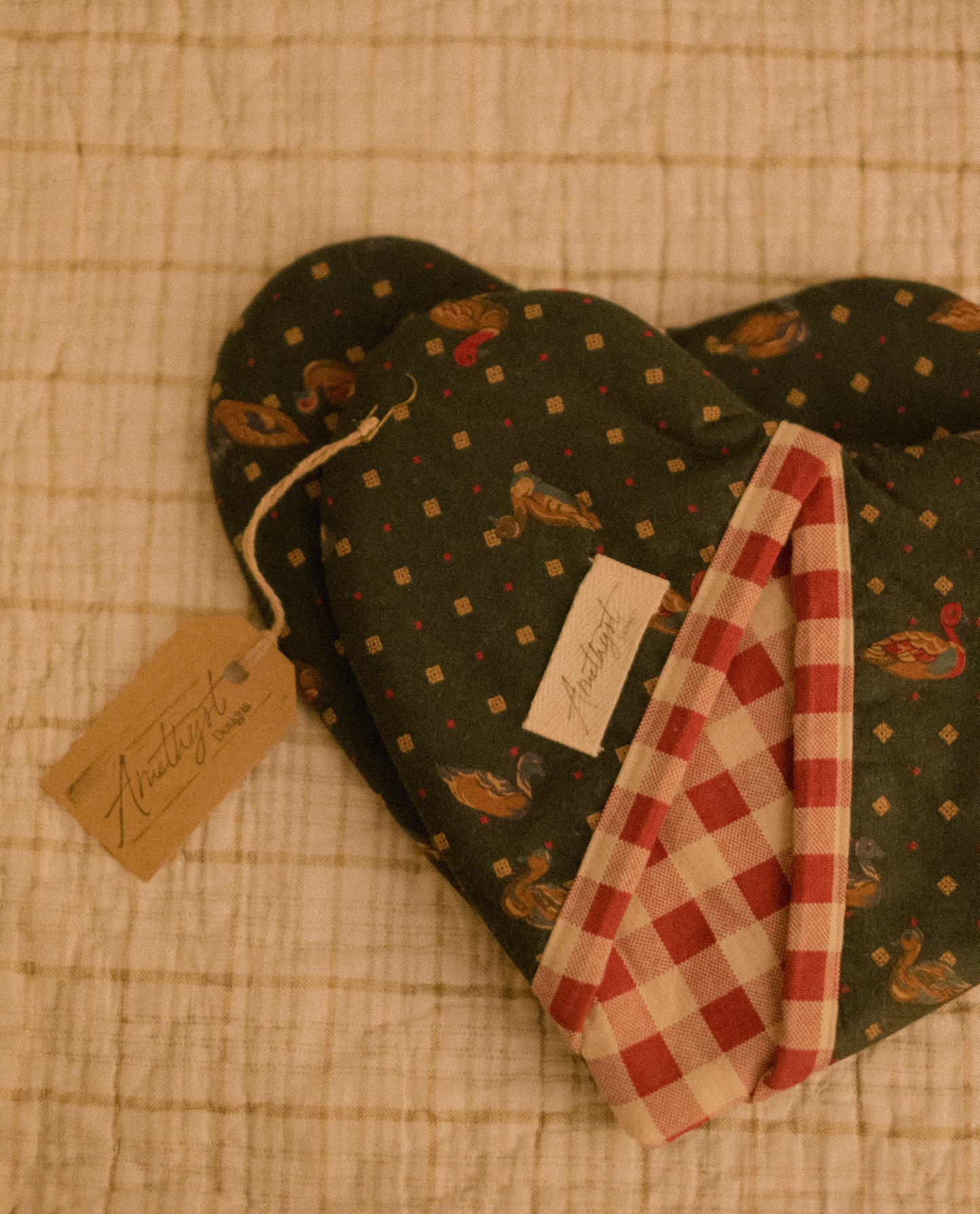 Handmade heart shaped oven mitt set - cottage duck