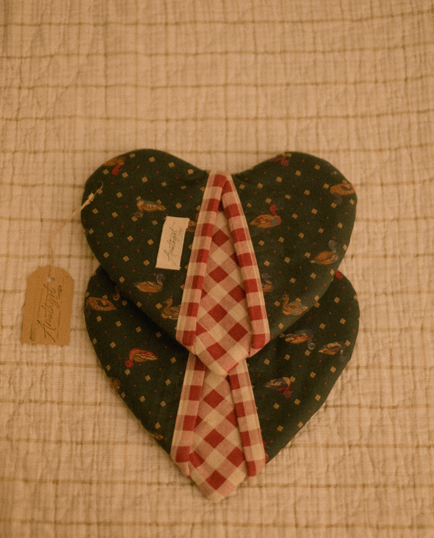 Handmade heart shaped oven mitt set - cottage duck