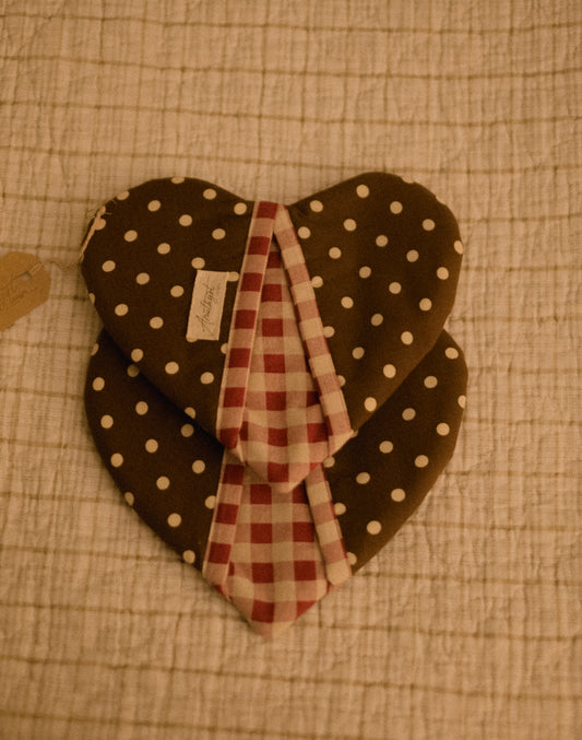 Handmade heart shaped oven mitt set - hot cocoa