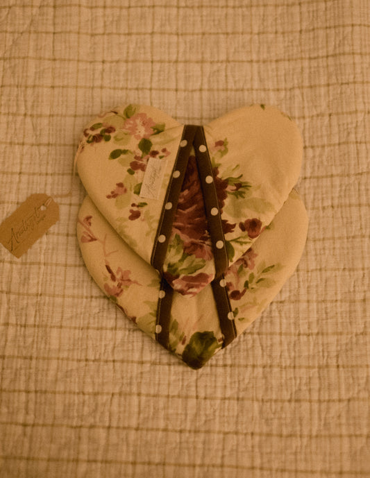 Handmade heart shaped oven mitt set -