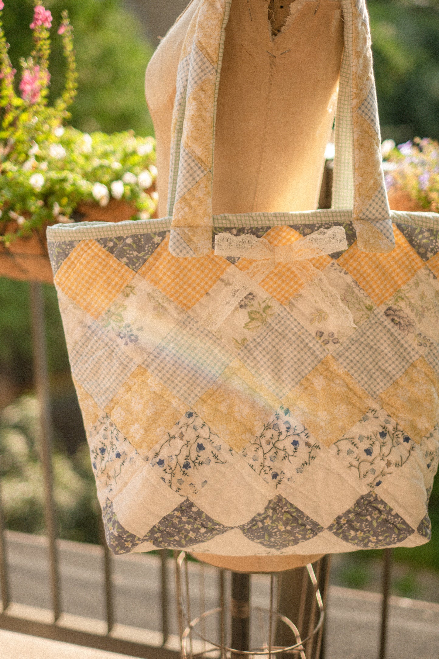 Handmade patchwork quilted tote bag - Coastal grandmother👒