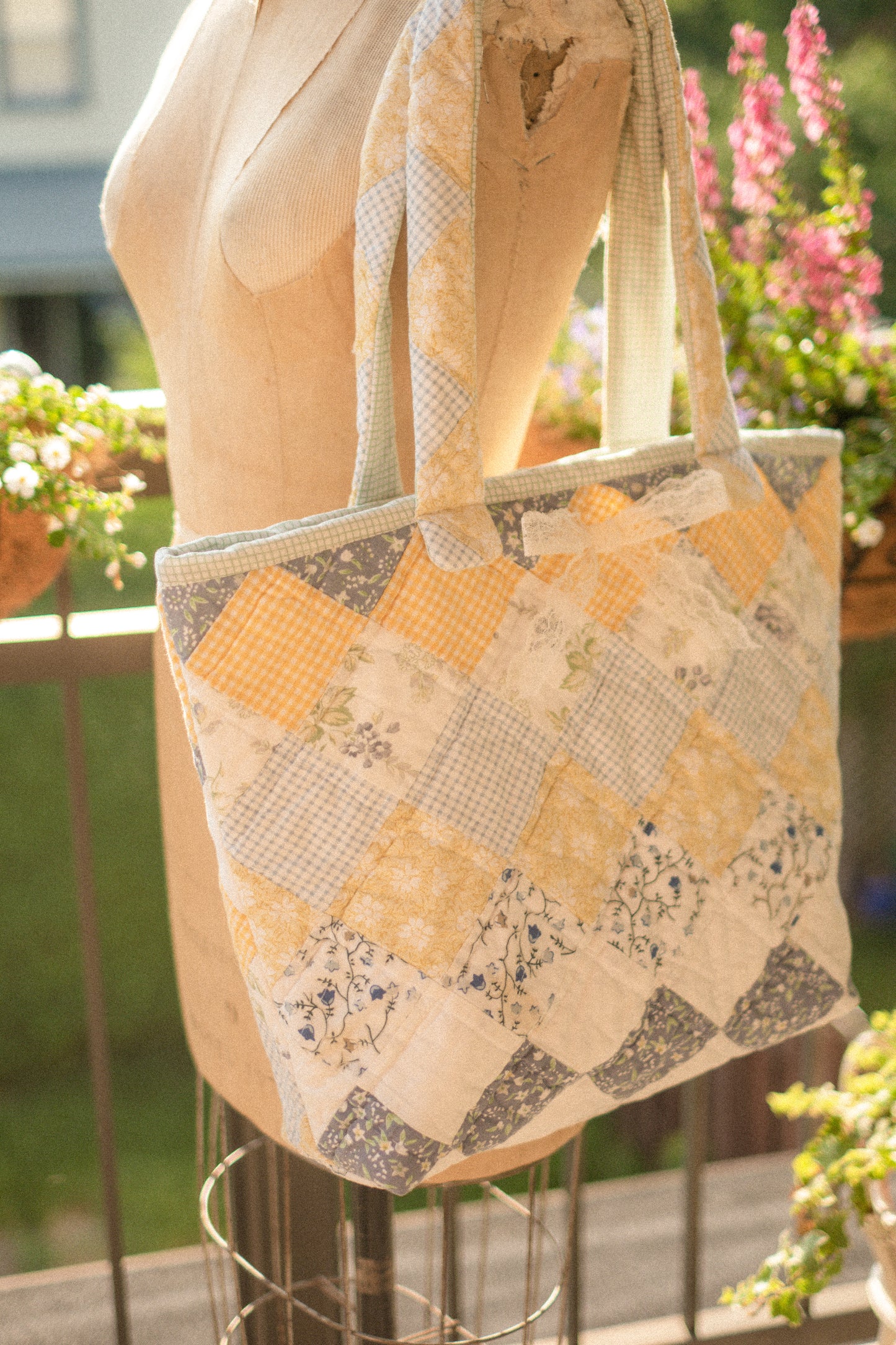 Handmade patchwork quilted tote bag - Coastal grandmother👒