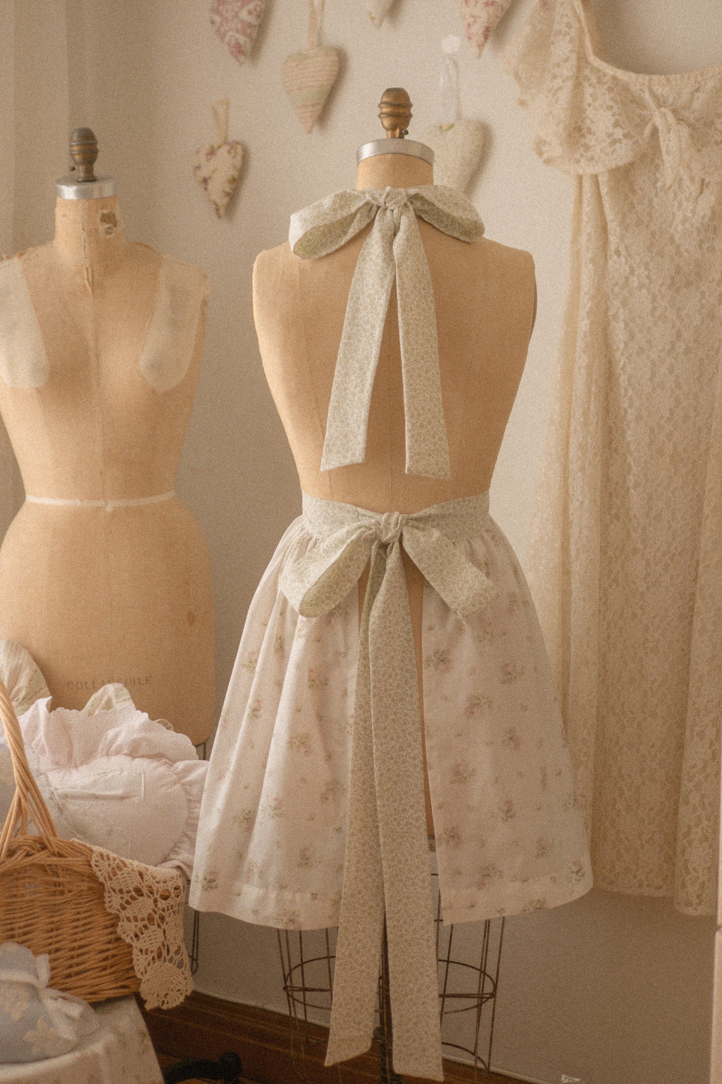 Handmade vintage inspired apron - Daphne