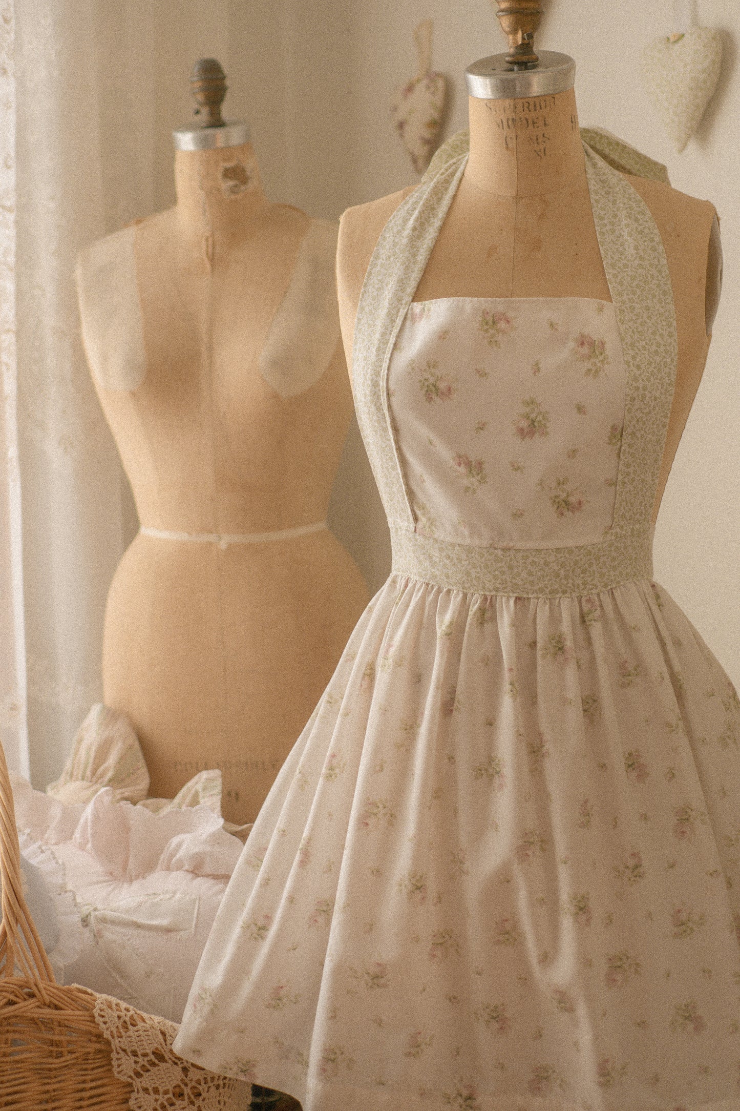 Handmade vintage inspired apron - Daphne