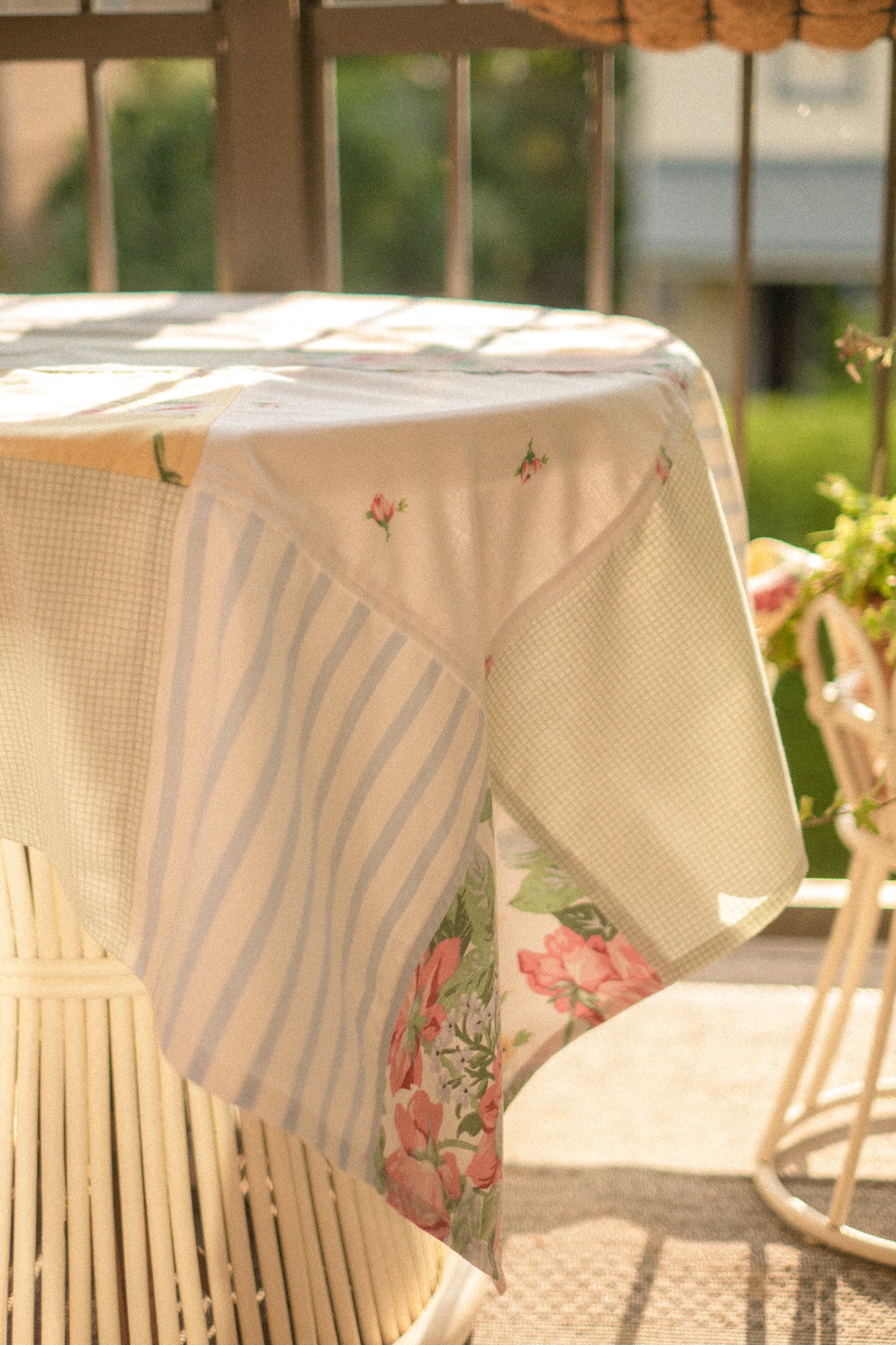 NEW✨ Patchwork table cloth - Berry picking 🍓