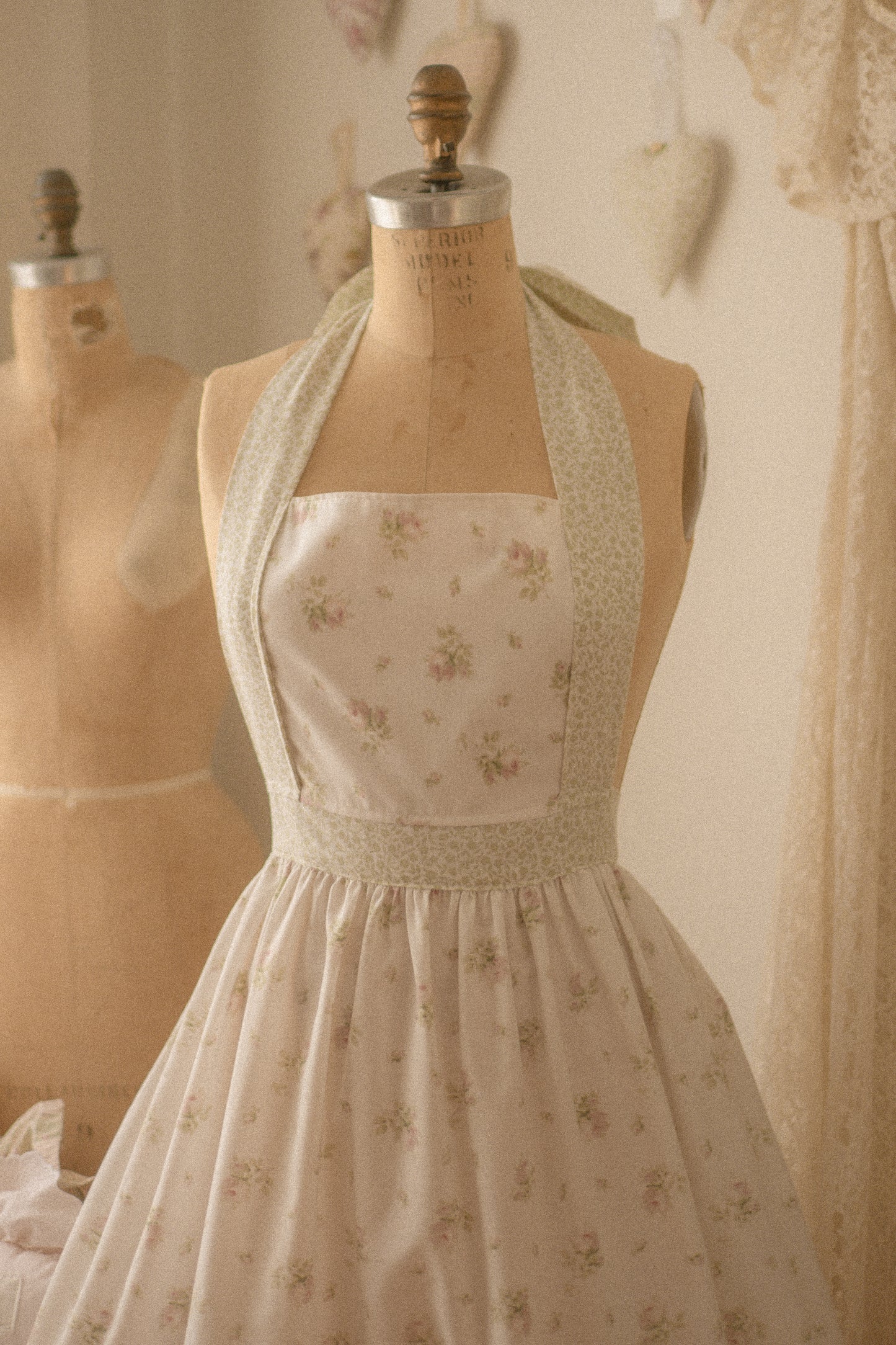 Handmade vintage inspired apron - Daphne