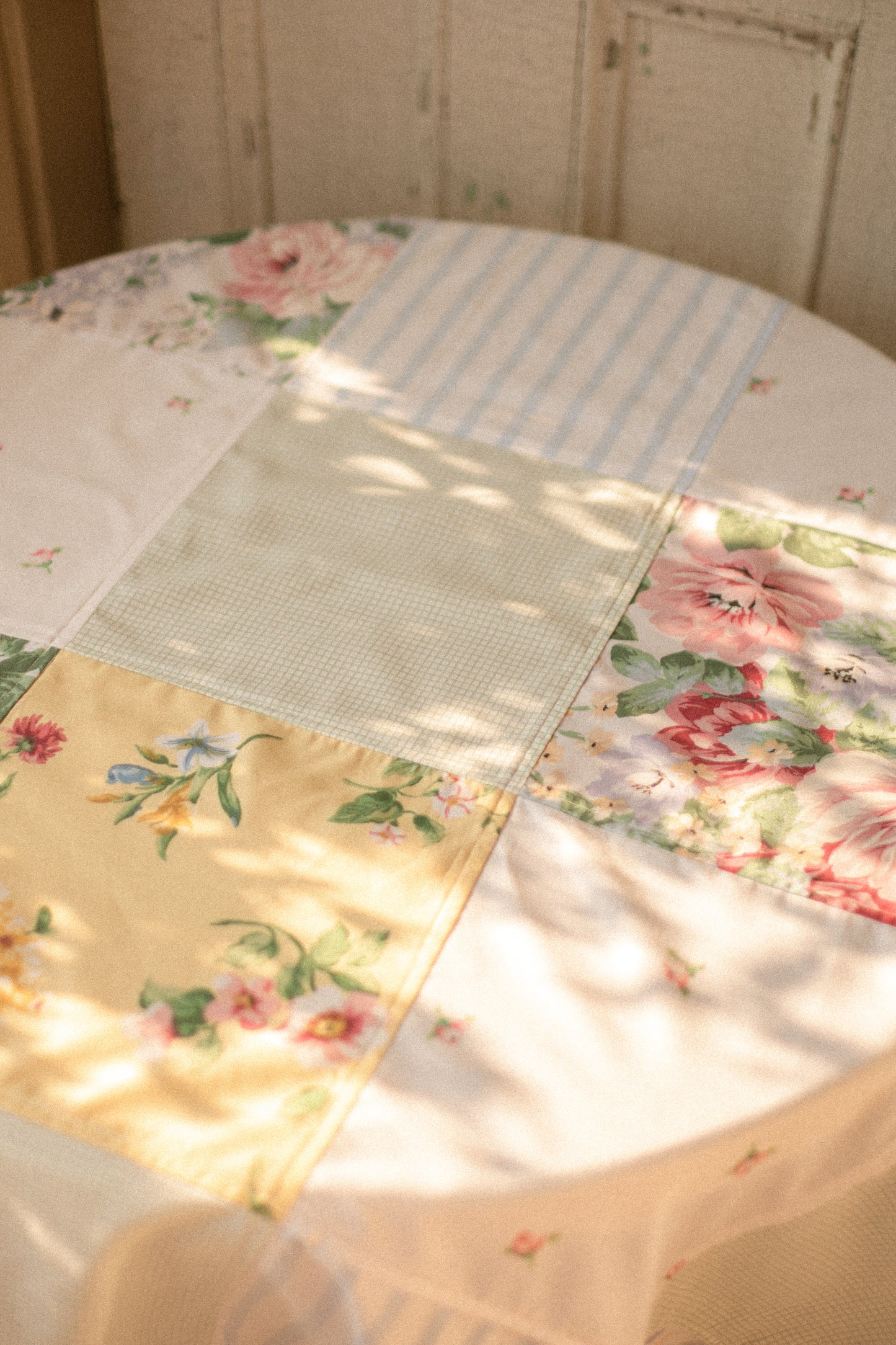 NEW✨ Patchwork table cloth - Berry picking 🍓