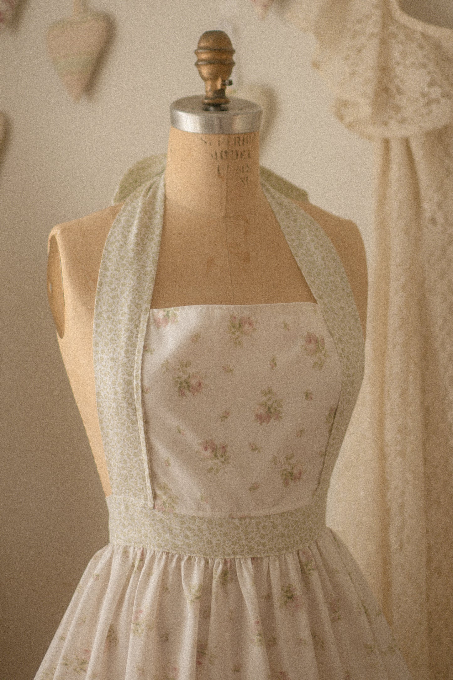 Handmade vintage inspired apron - Daphne
