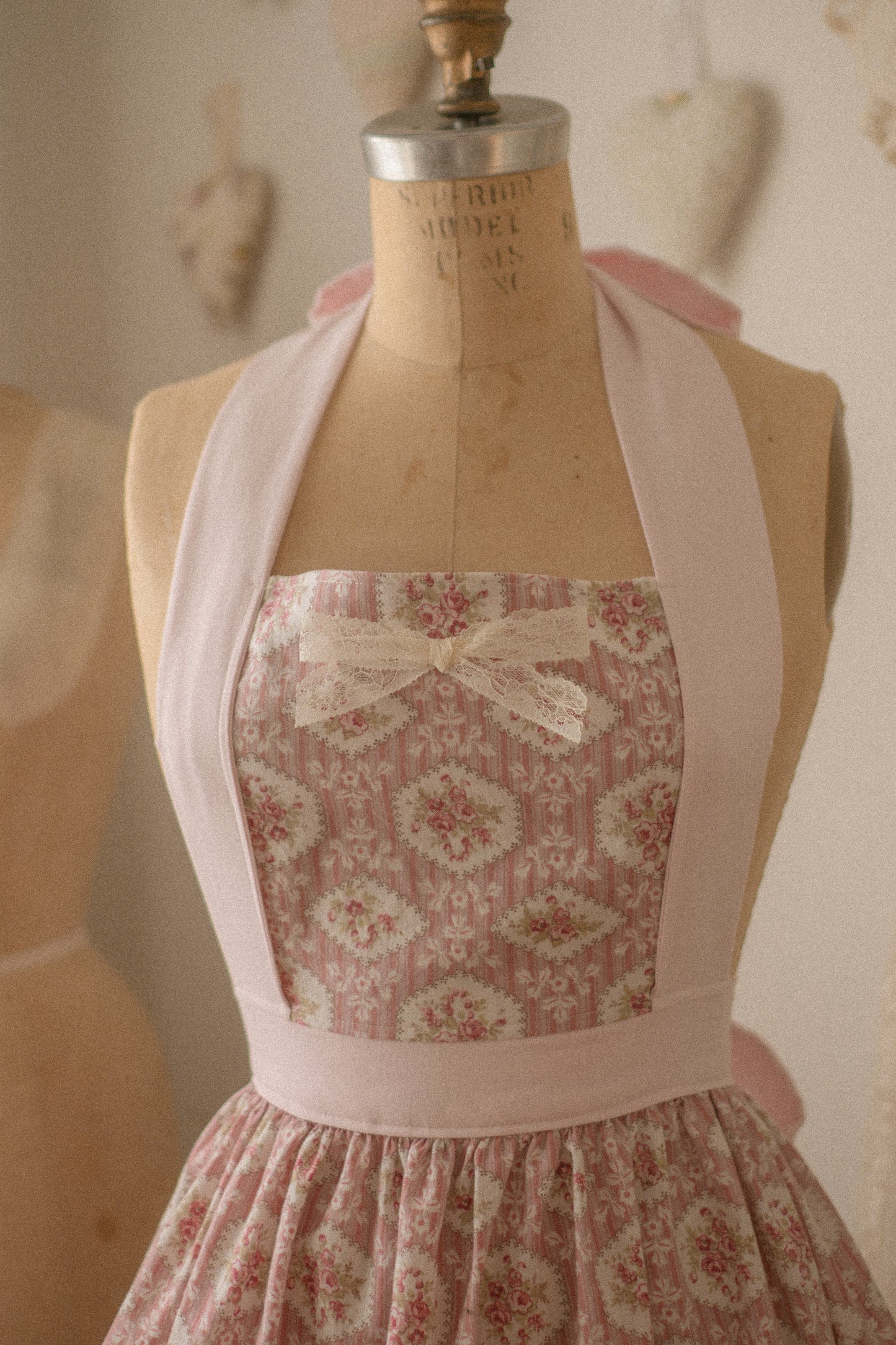 Handmade vintage inspired apron - Clara