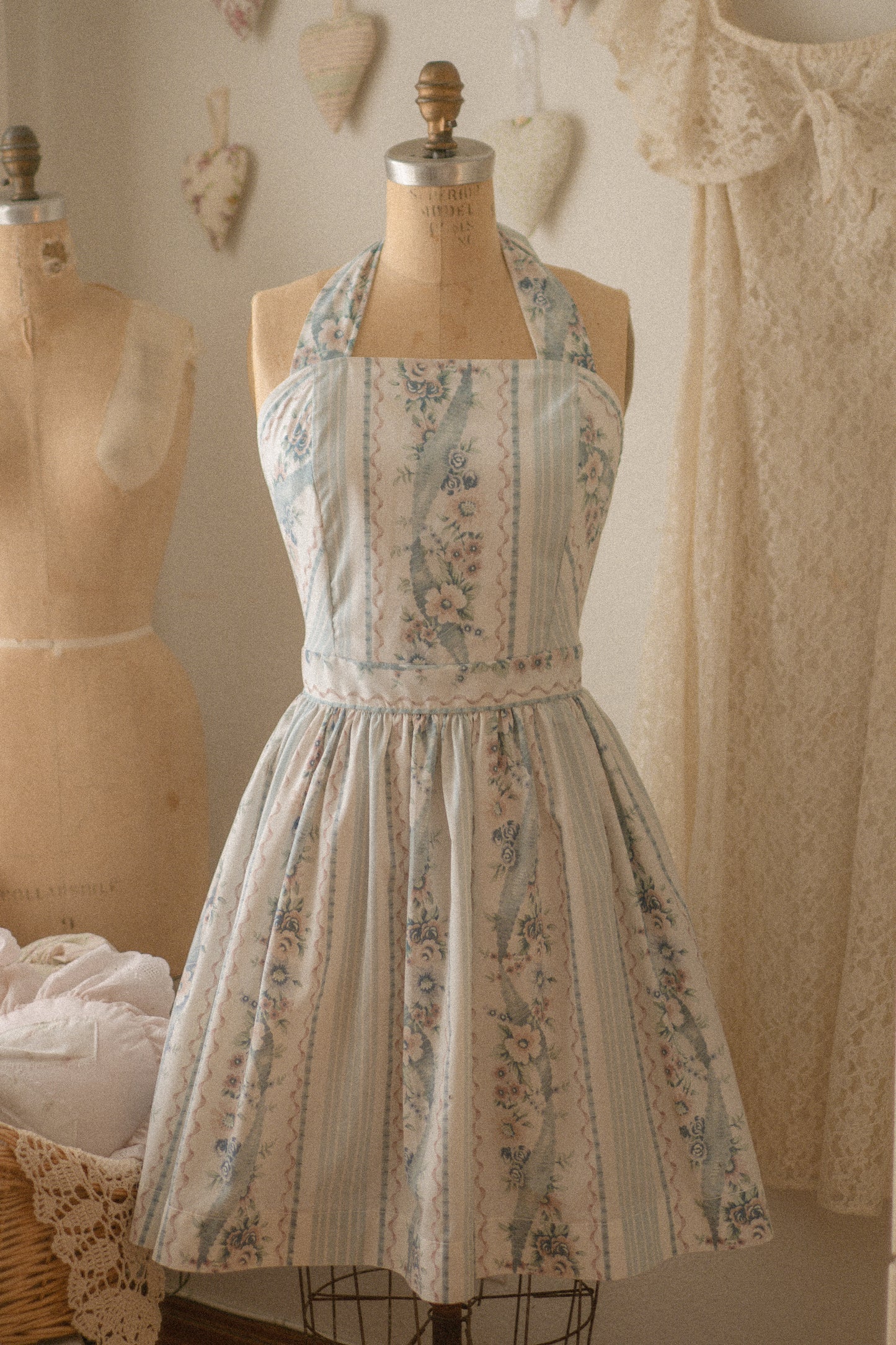 Handmade vintage inspired apron - Amelia