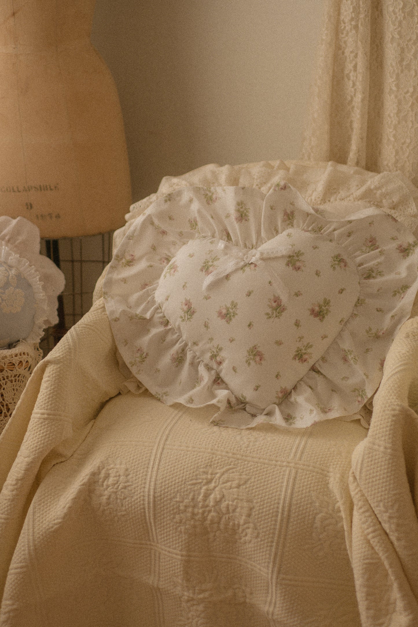 Handmade ruffled heart pillow - Daphne