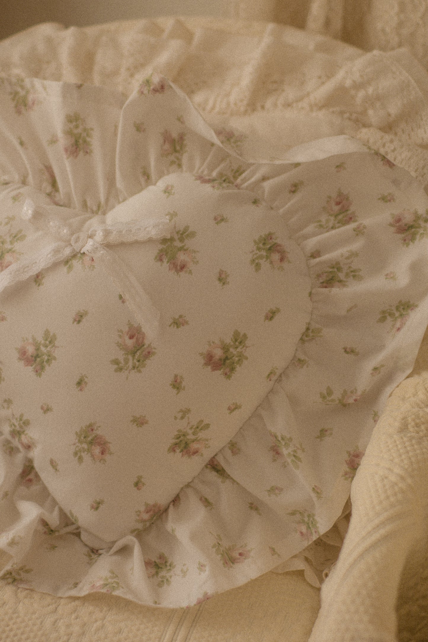 Handmade ruffled heart pillow - Daphne