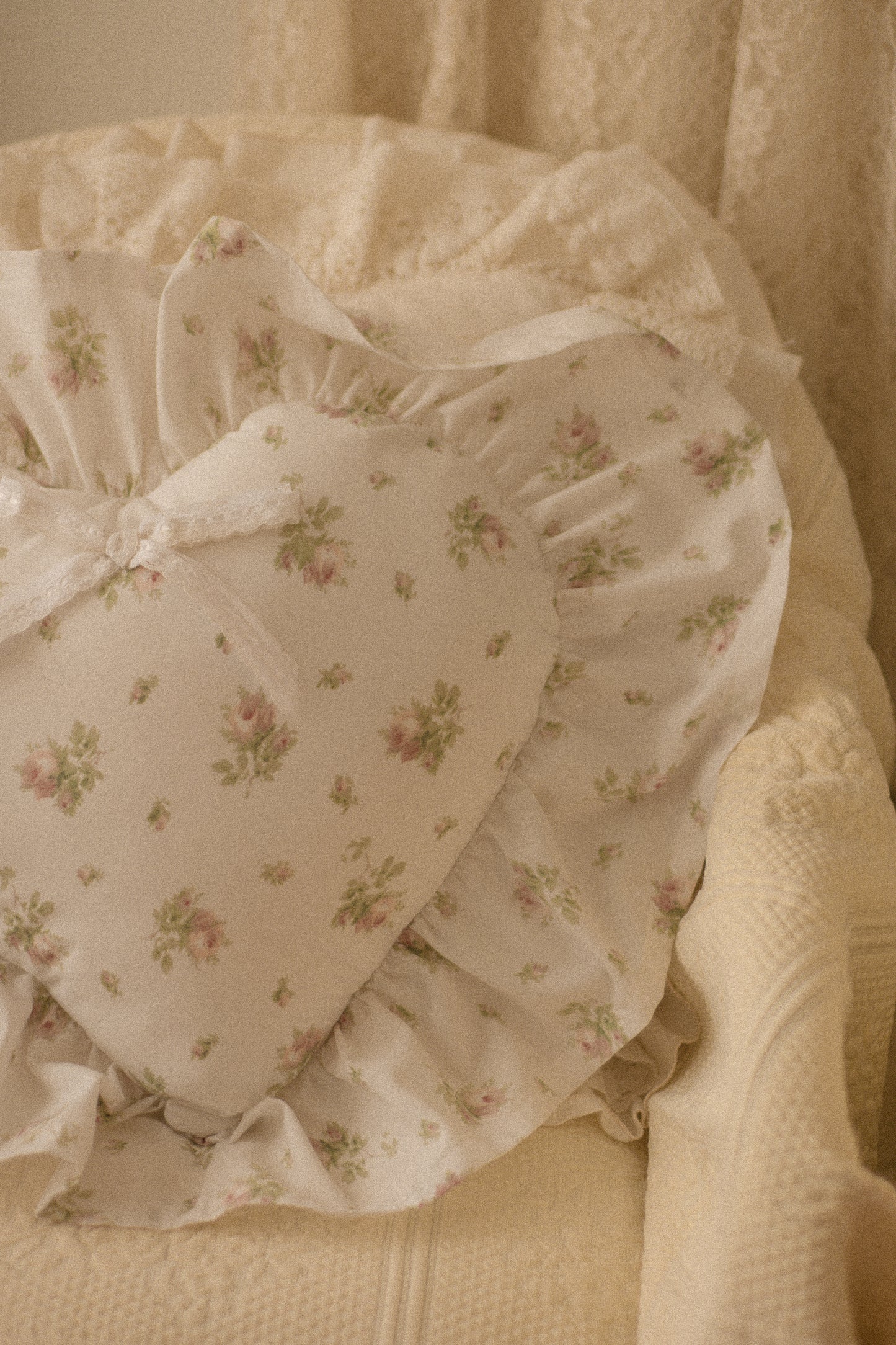 Handmade ruffled heart pillow - Daphne