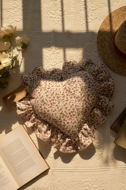 Handmade ruffled heart pillow - Strawberry fields♡