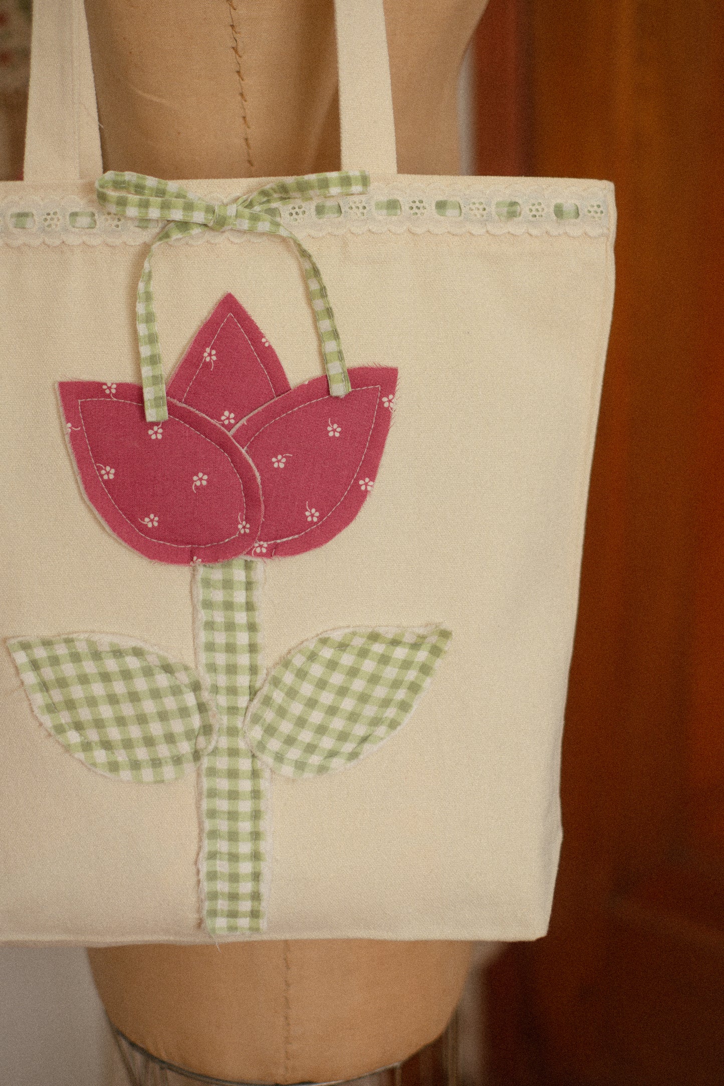 Handmade spring tulip appliqué canvas tote 🌷