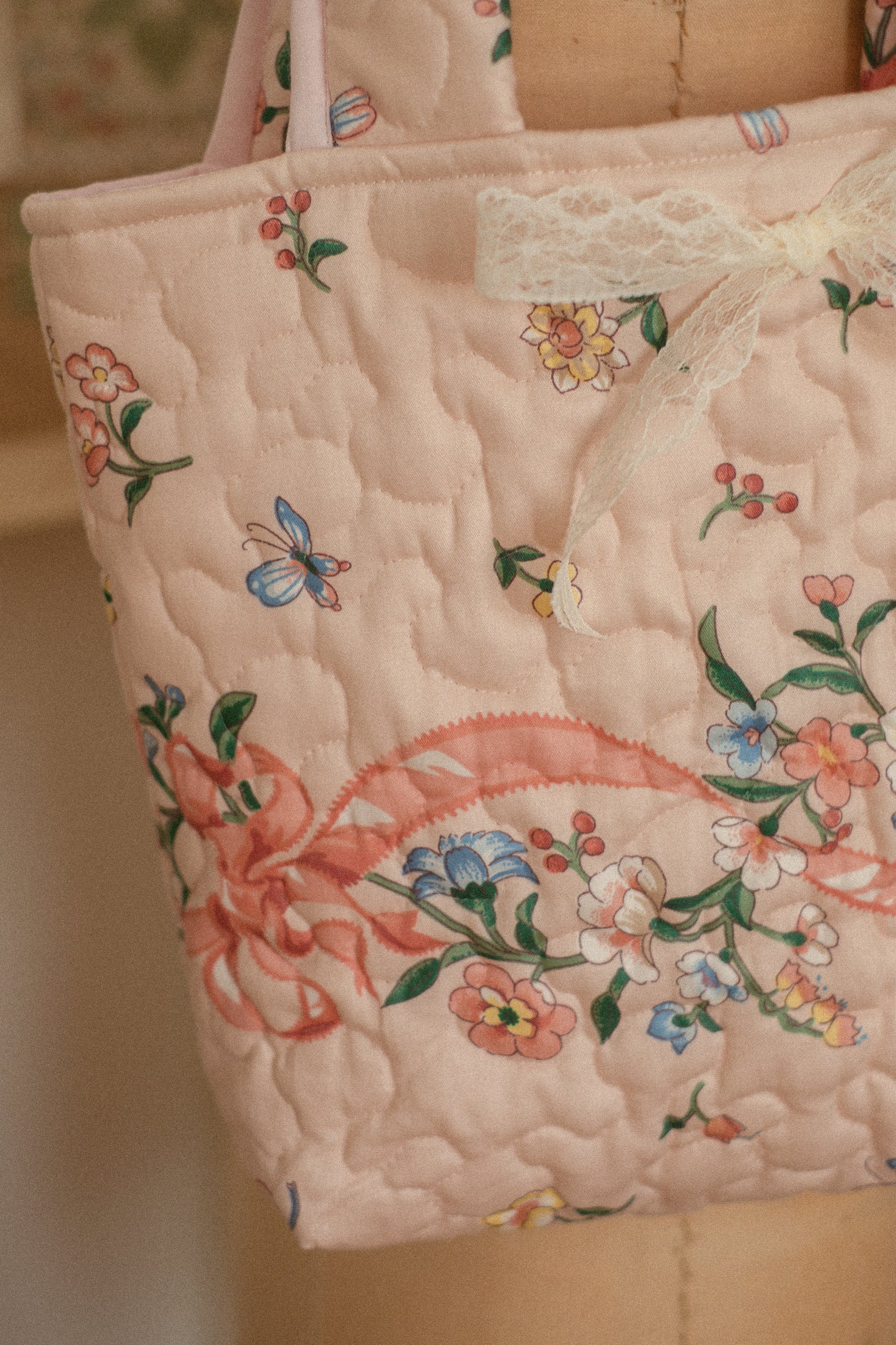 Handmade puffy quilted floral tote - Papillon