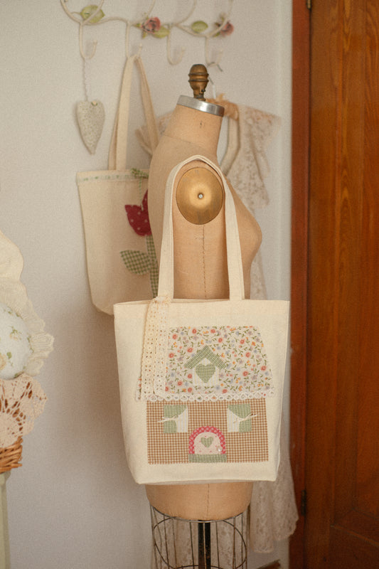 Handmade spring cottage appliqué canvas tote 🏡