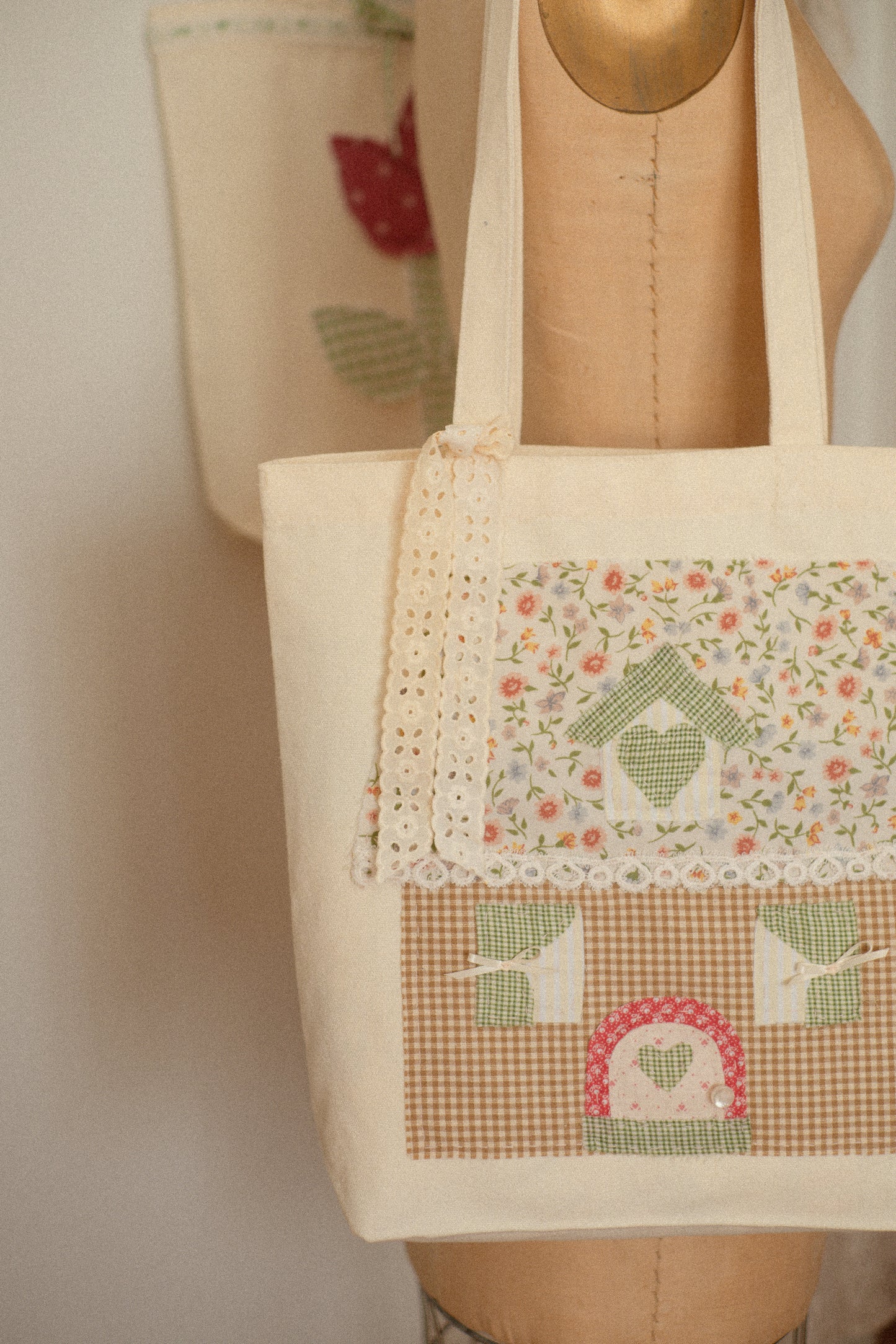 Handmade spring cottage appliqué canvas tote 🏡