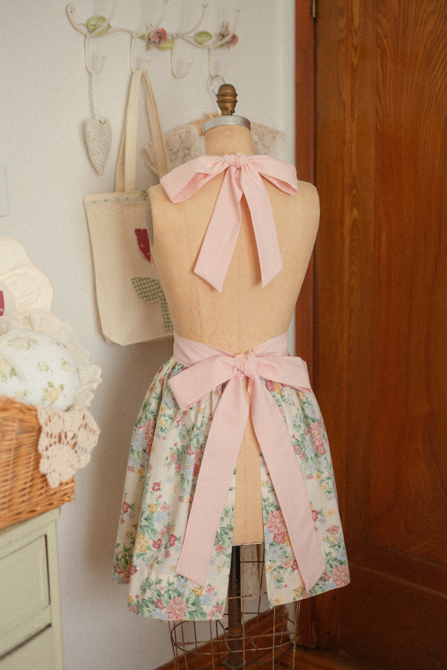 Handmade vintage inspired apron - Pinky Promise