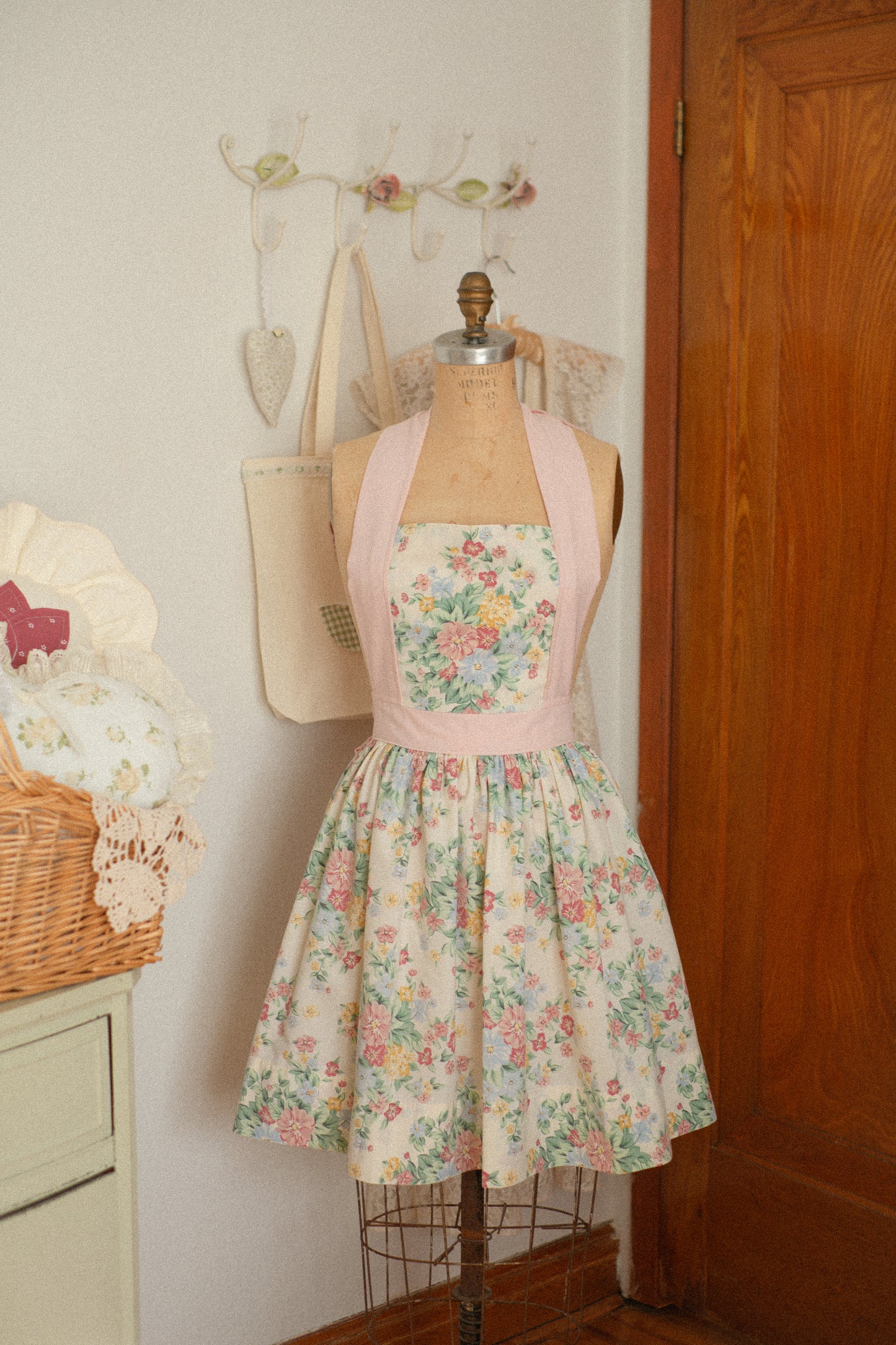 Handmade vintage inspired apron - Pinky Promise