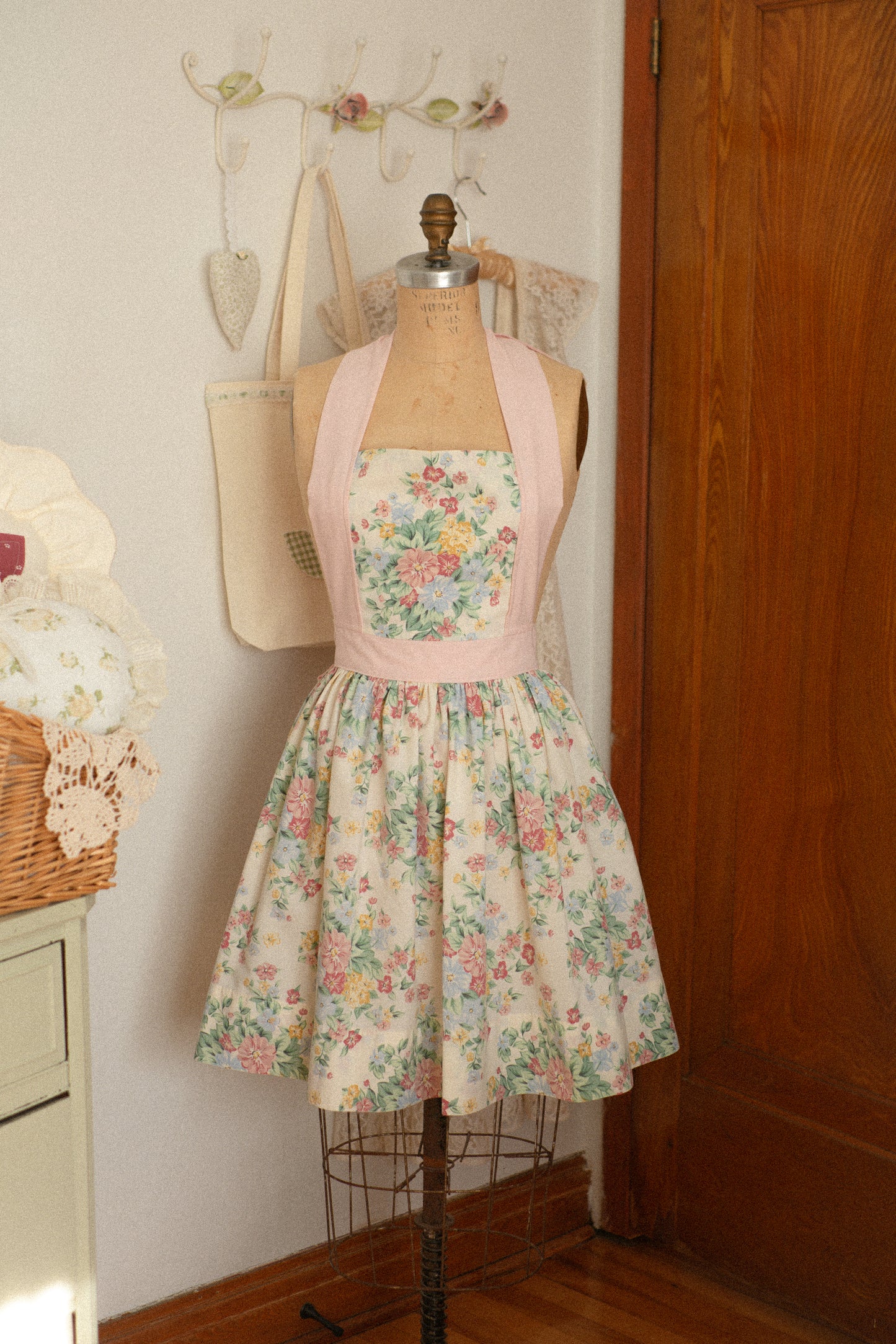 Handmade vintage inspired apron - Pinky Promise