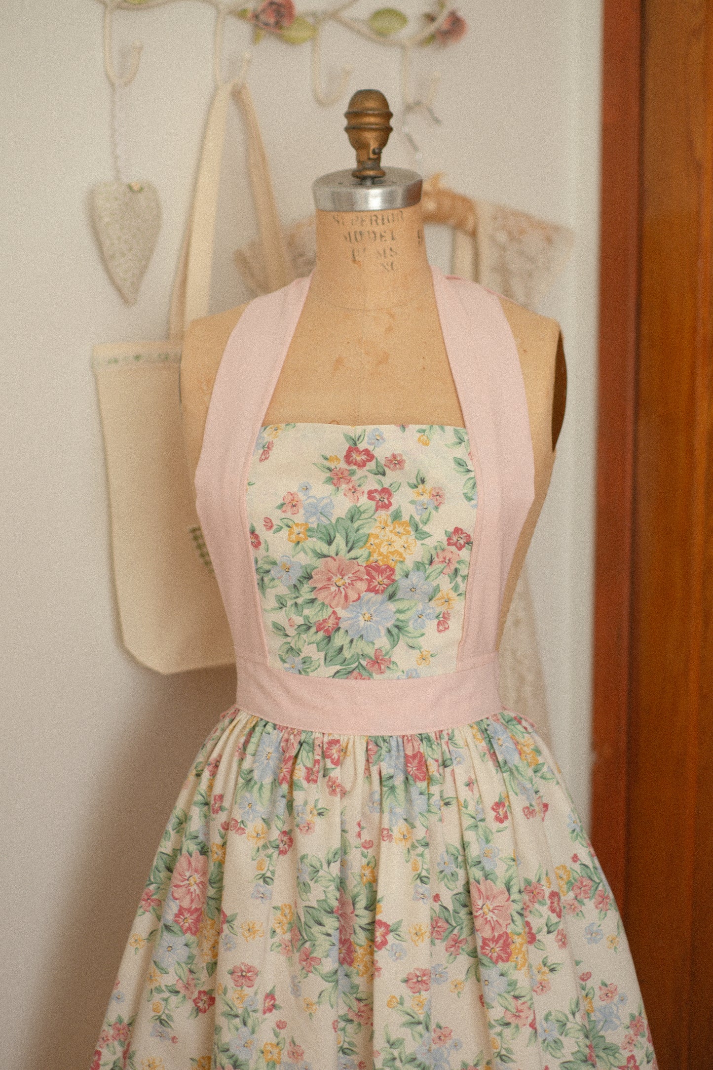 Handmade vintage inspired apron - Pinky Promise