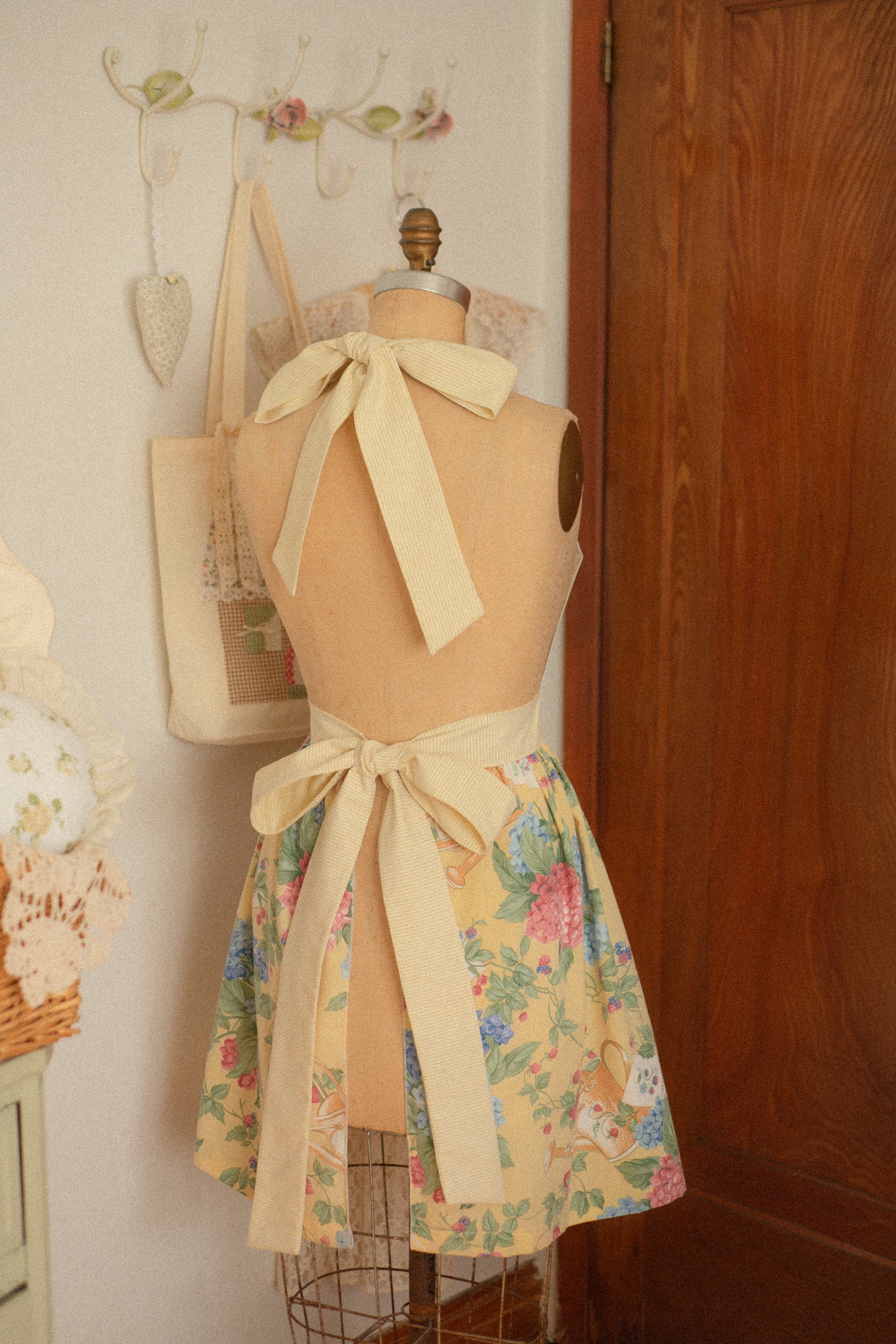 Handmade vintage inspired apron - Spring Garden
