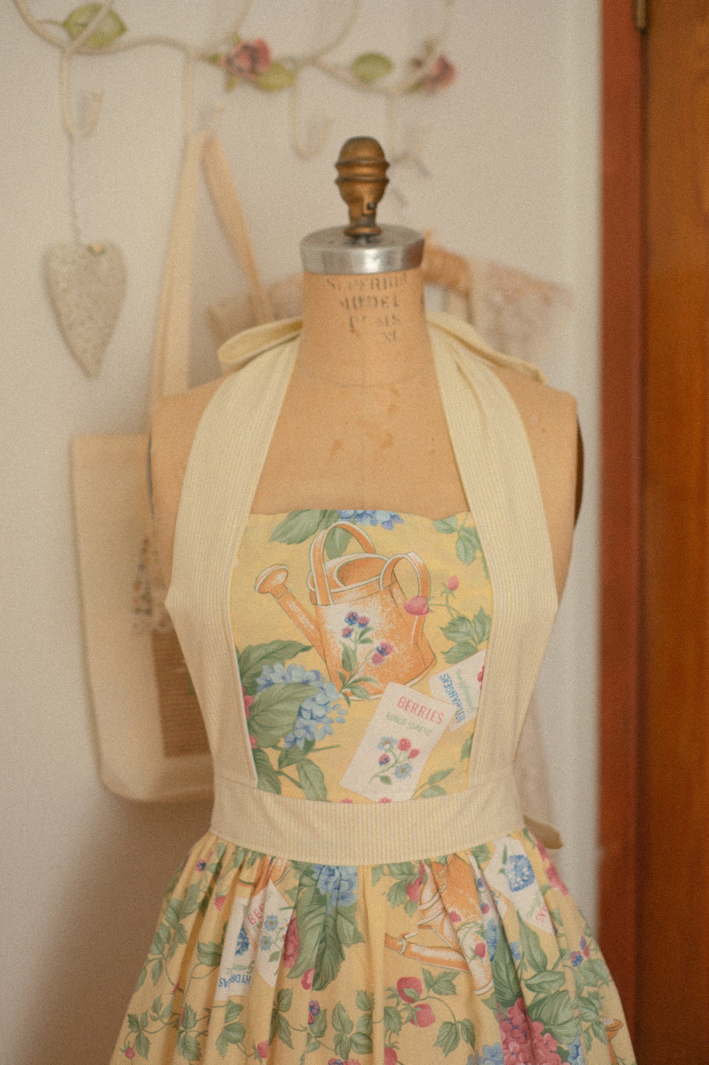 Handmade vintage inspired apron - Spring Garden