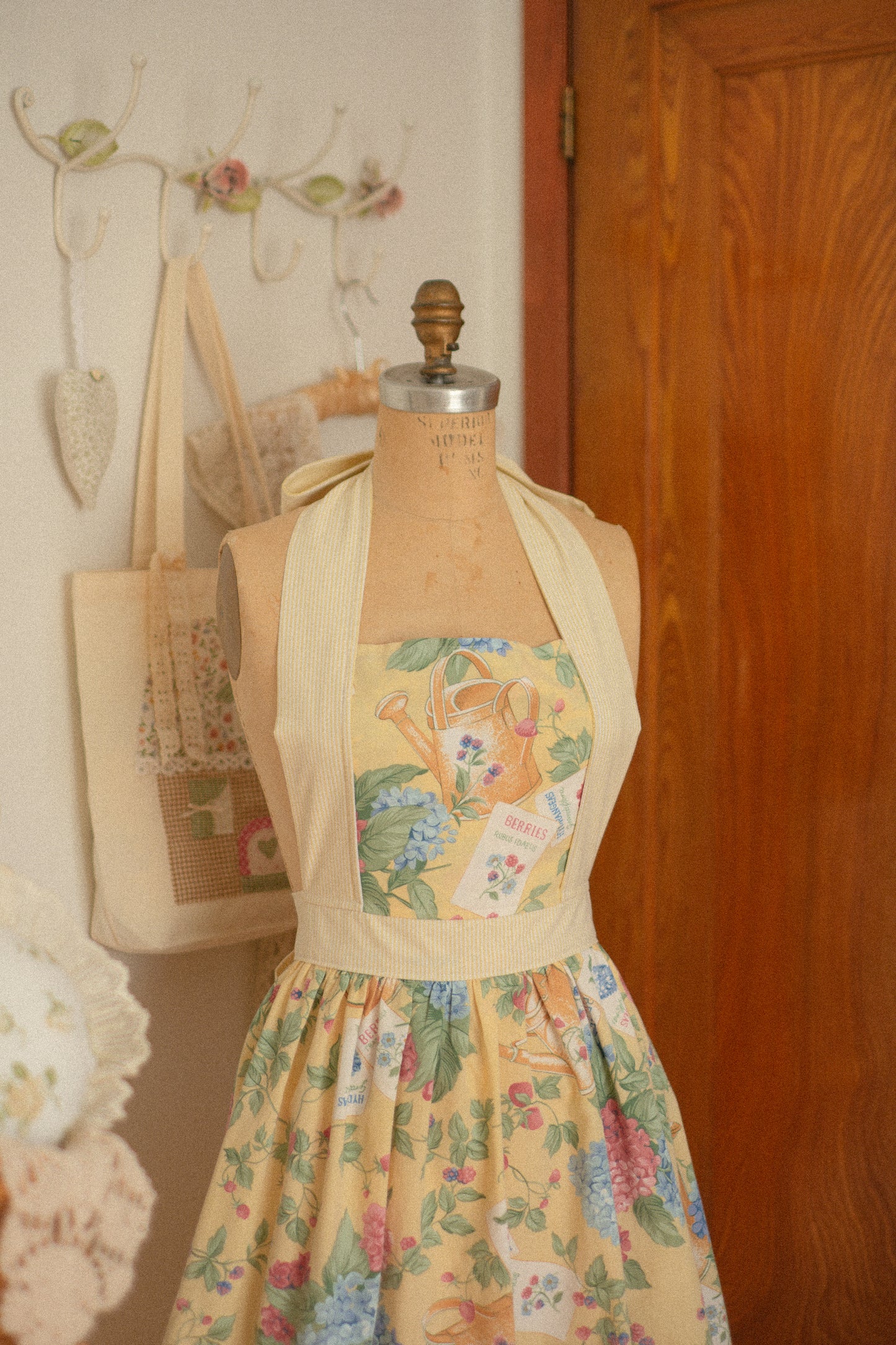 Handmade vintage inspired apron - Spring Garden