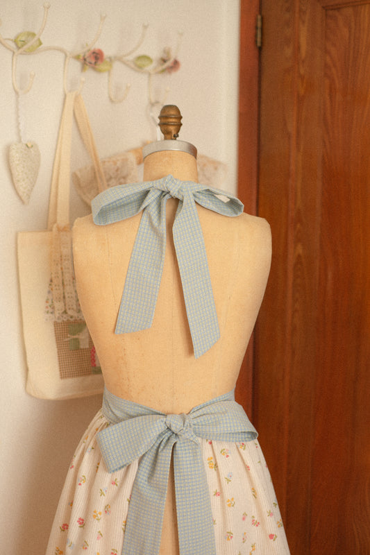 Handmade vintage inspired apron - Spring Picnic