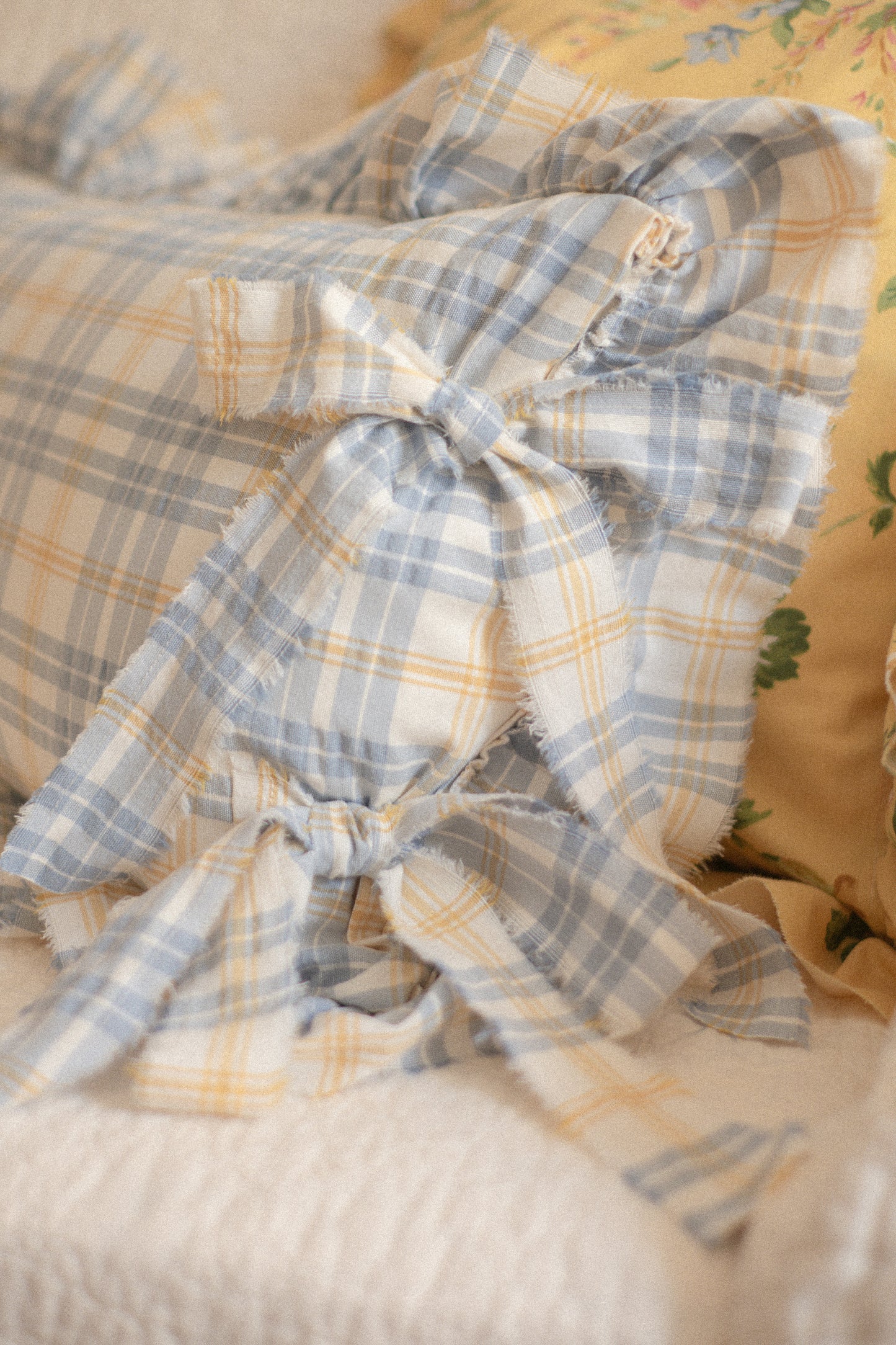 Ruffled ribbon pillow cover - Cottage blue