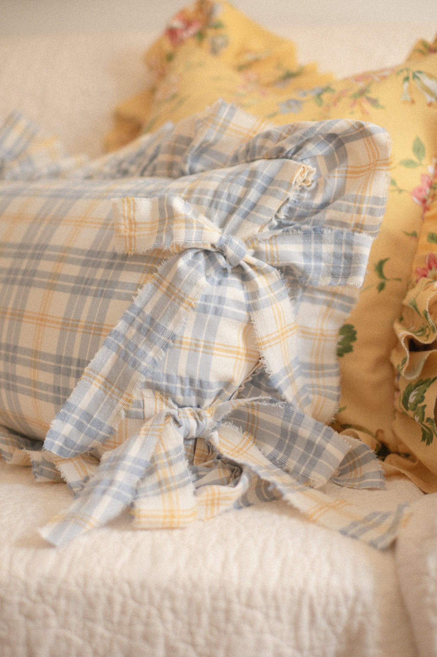 Ruffled ribbon pillow cover - Cottage blue
