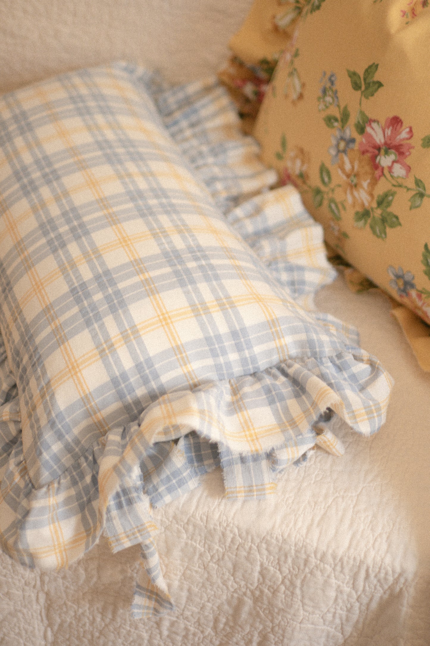 Ruffled ribbon pillow cover - Cottage blue