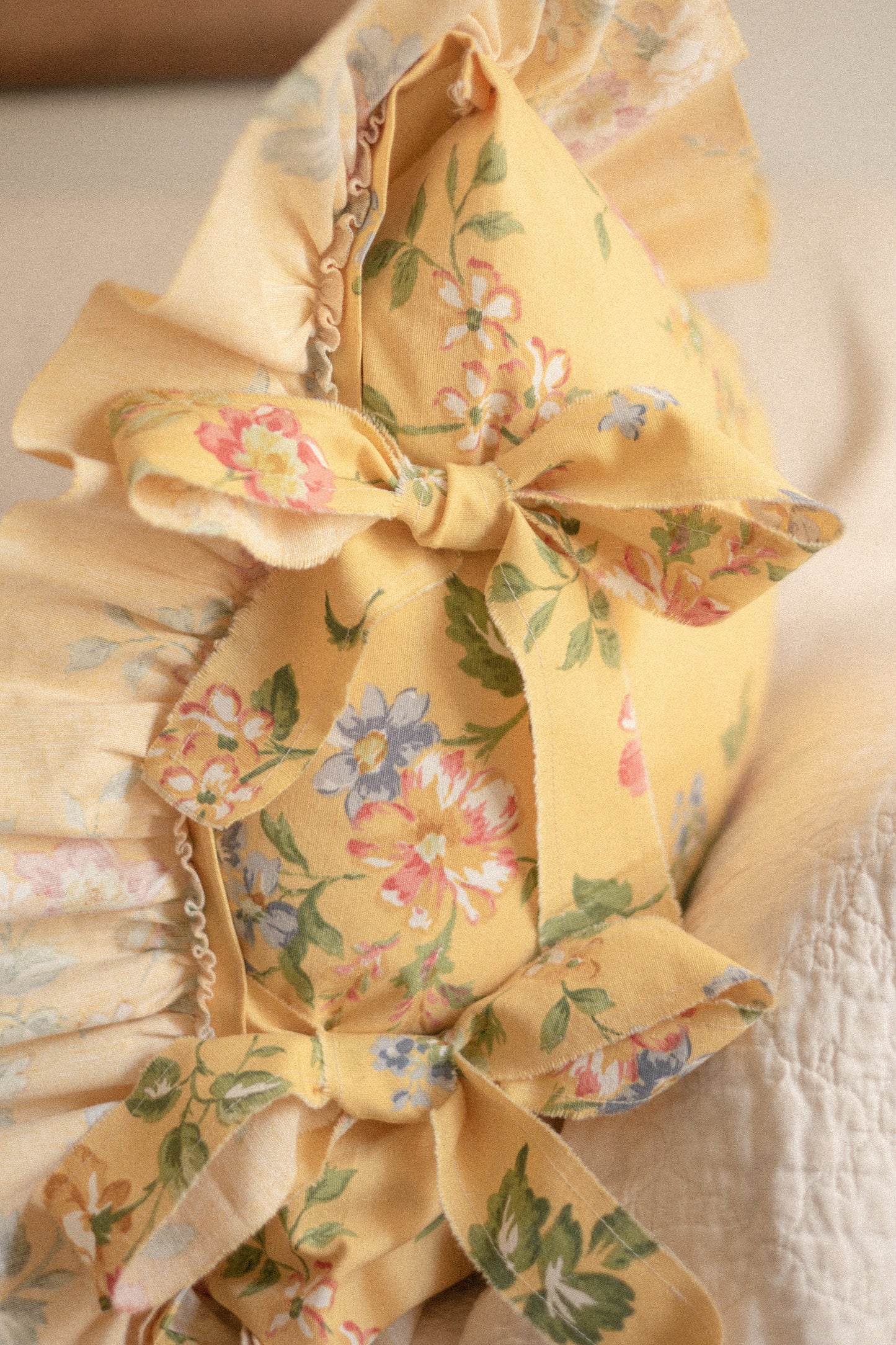 Ruffled ribbon pillow cover - Spring blooms