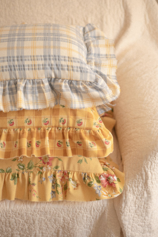 Ruffled ribbon pillow cover - Spring blooms