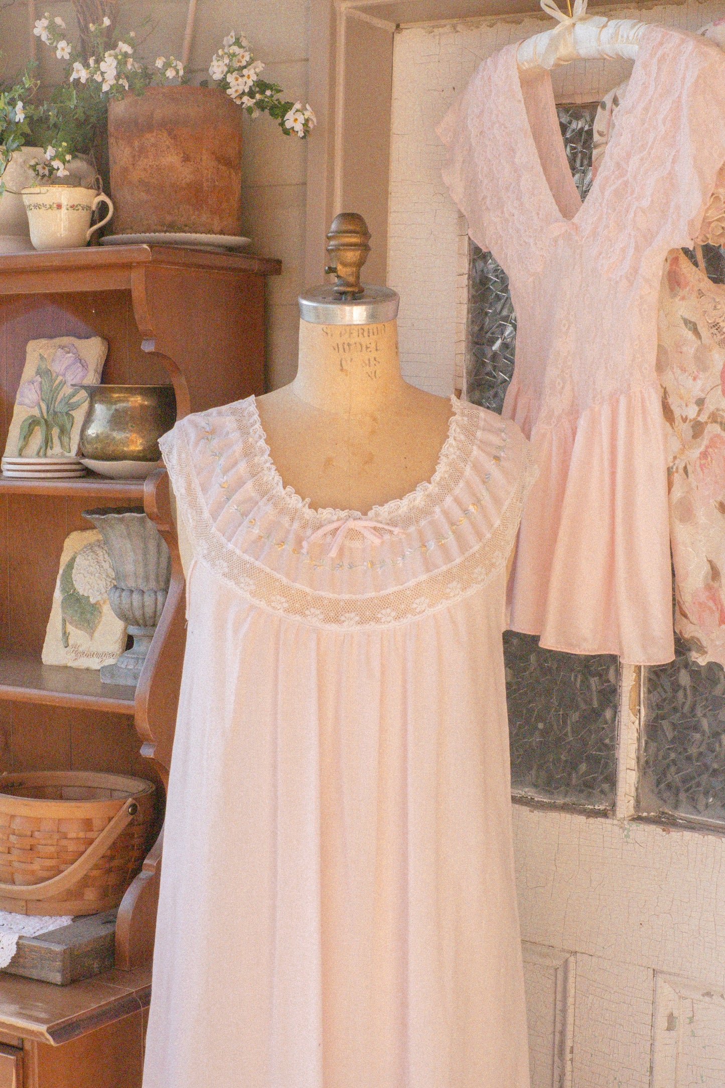 Vintage embroidered pink sleep dress
