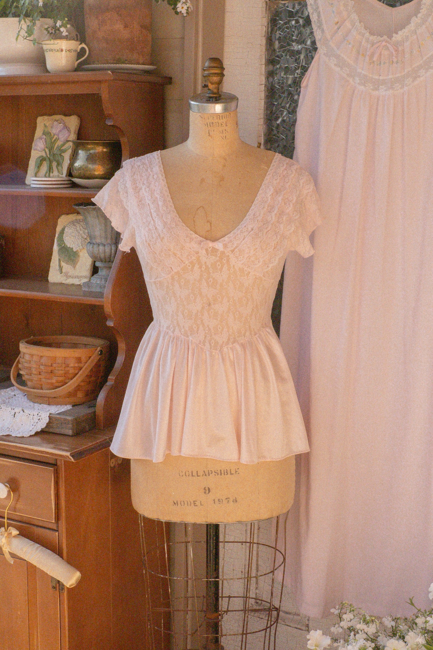 Vintage baby pink lace sleep nighty top