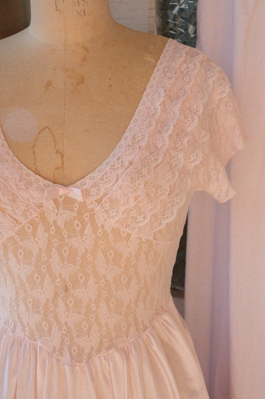 Vintage baby pink lace sleep nighty top