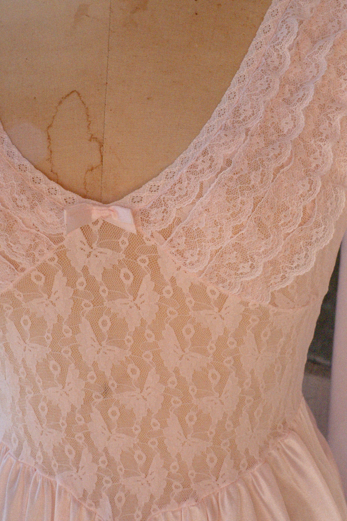 Vintage baby pink lace sleep nighty top