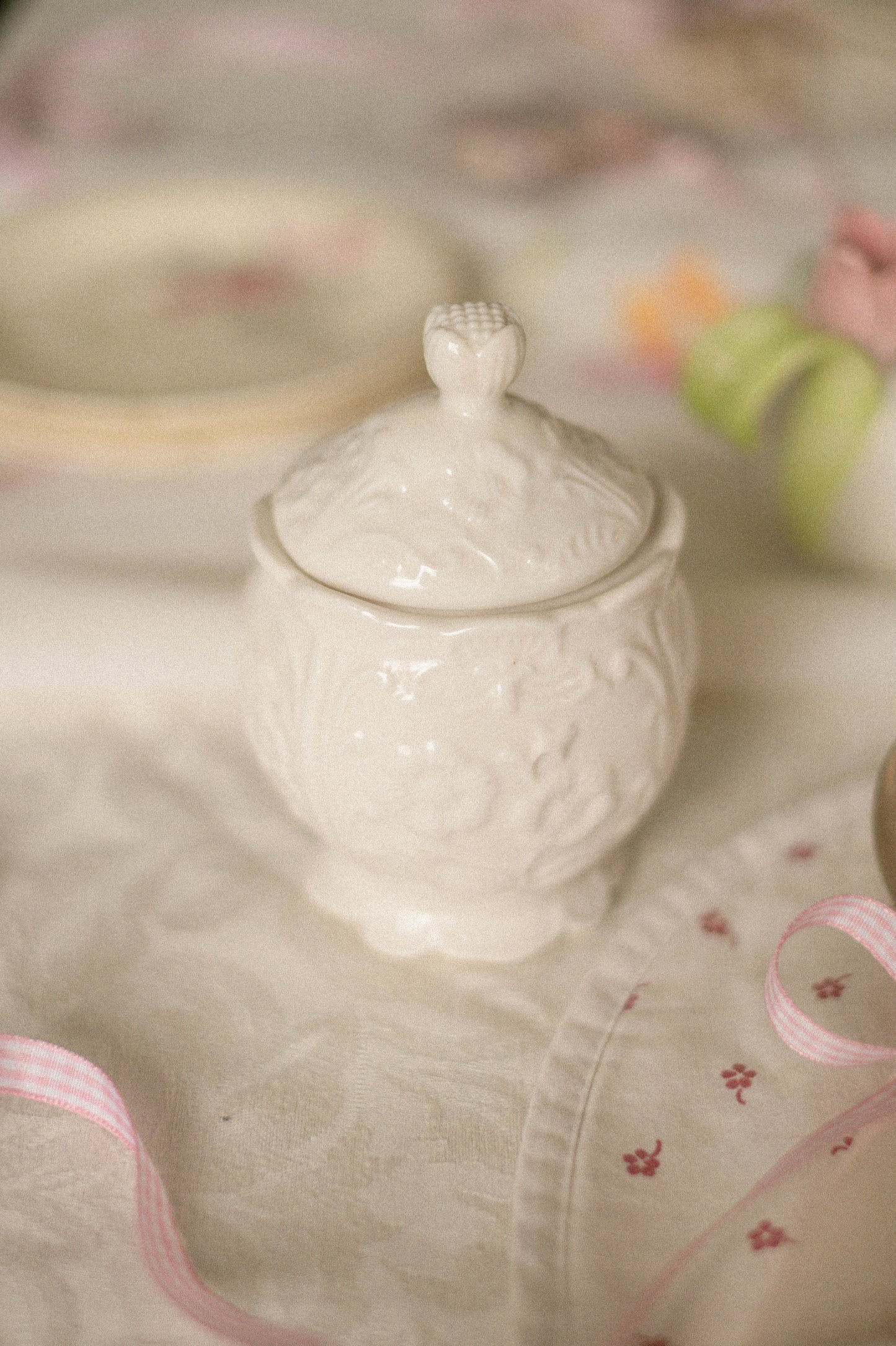 Vintage dainty ceramic trinket sugar dish