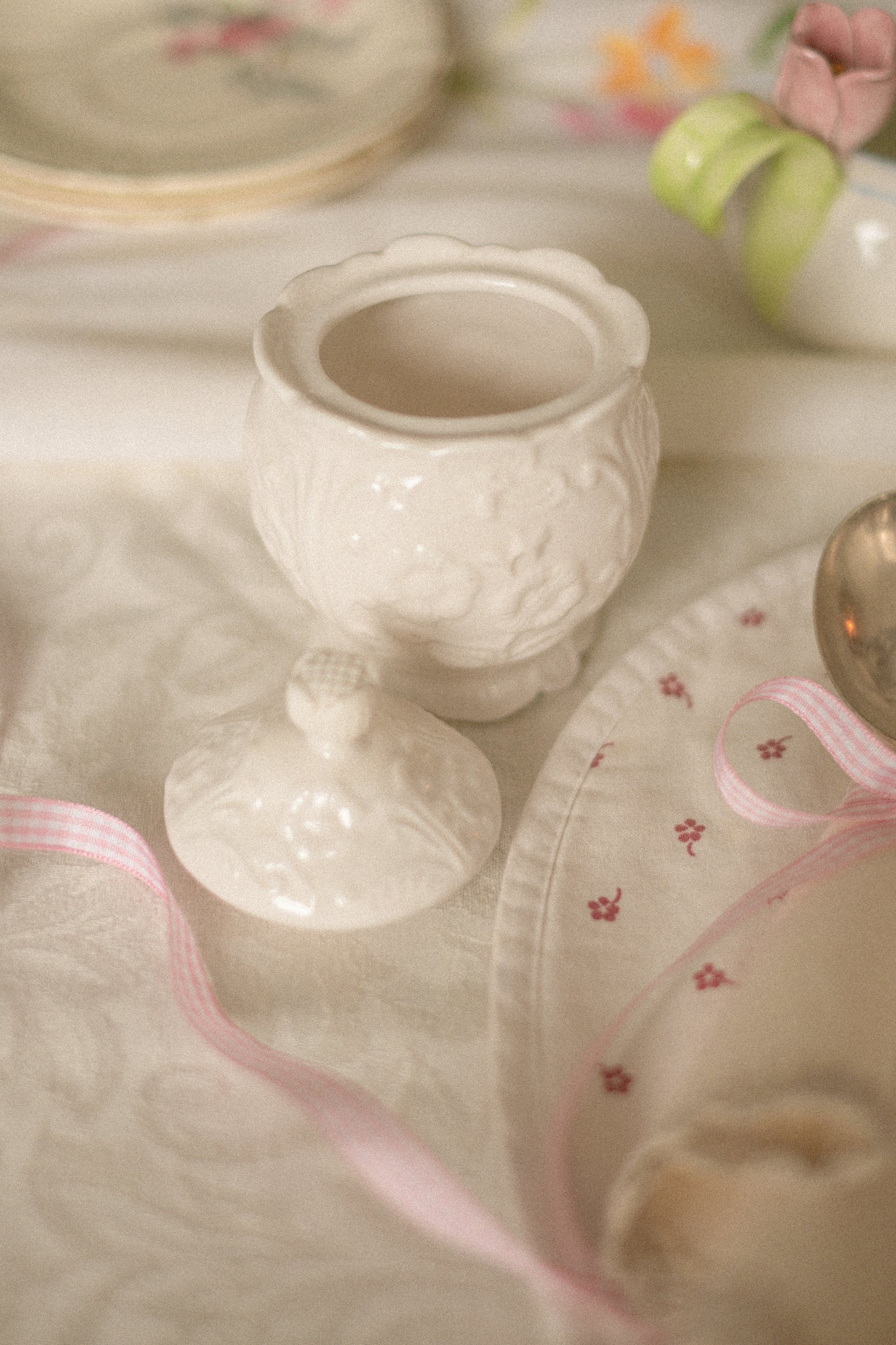 Vintage dainty ceramic trinket sugar dish