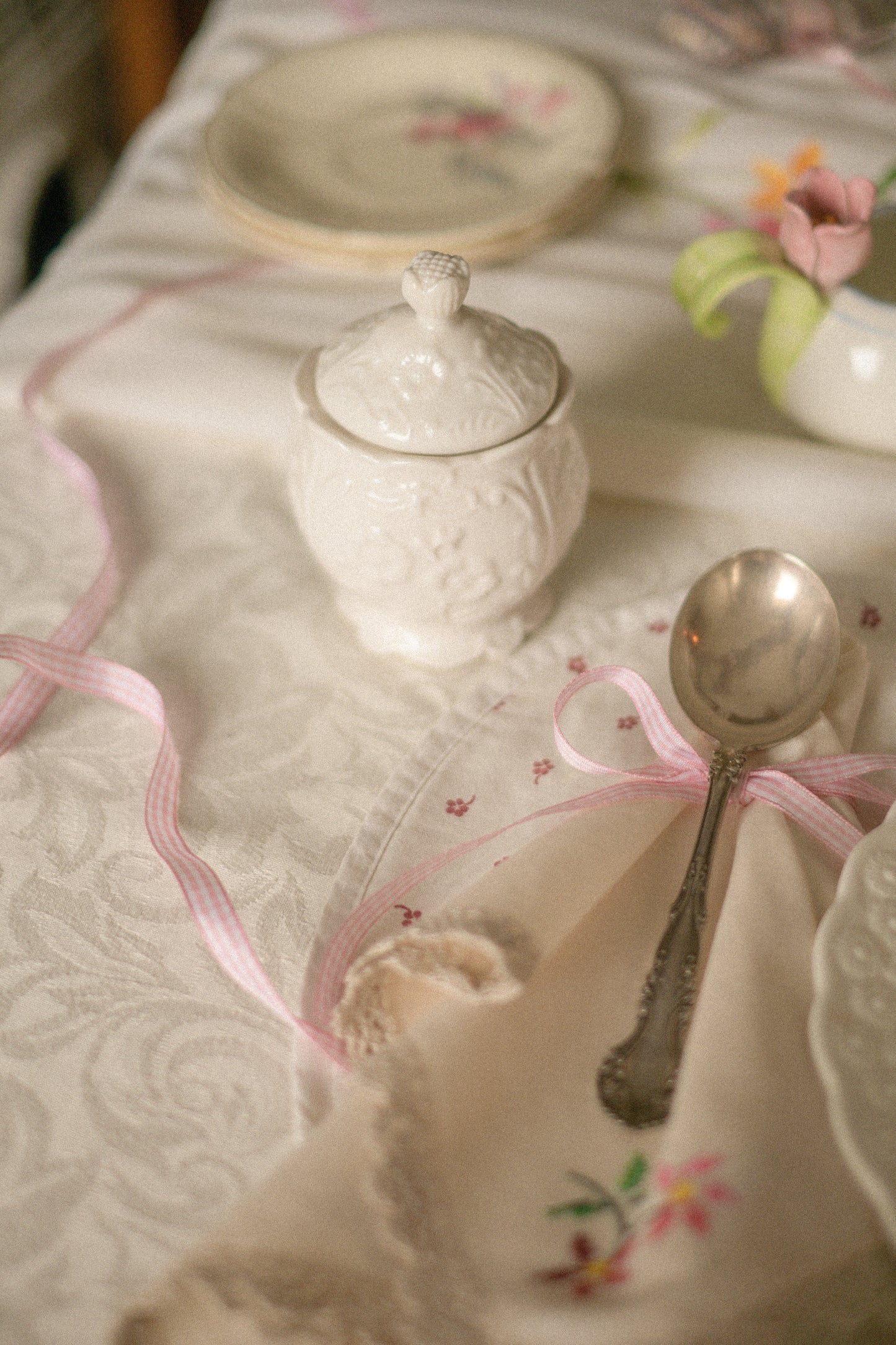 Vintage dainty ceramic trinket sugar dish