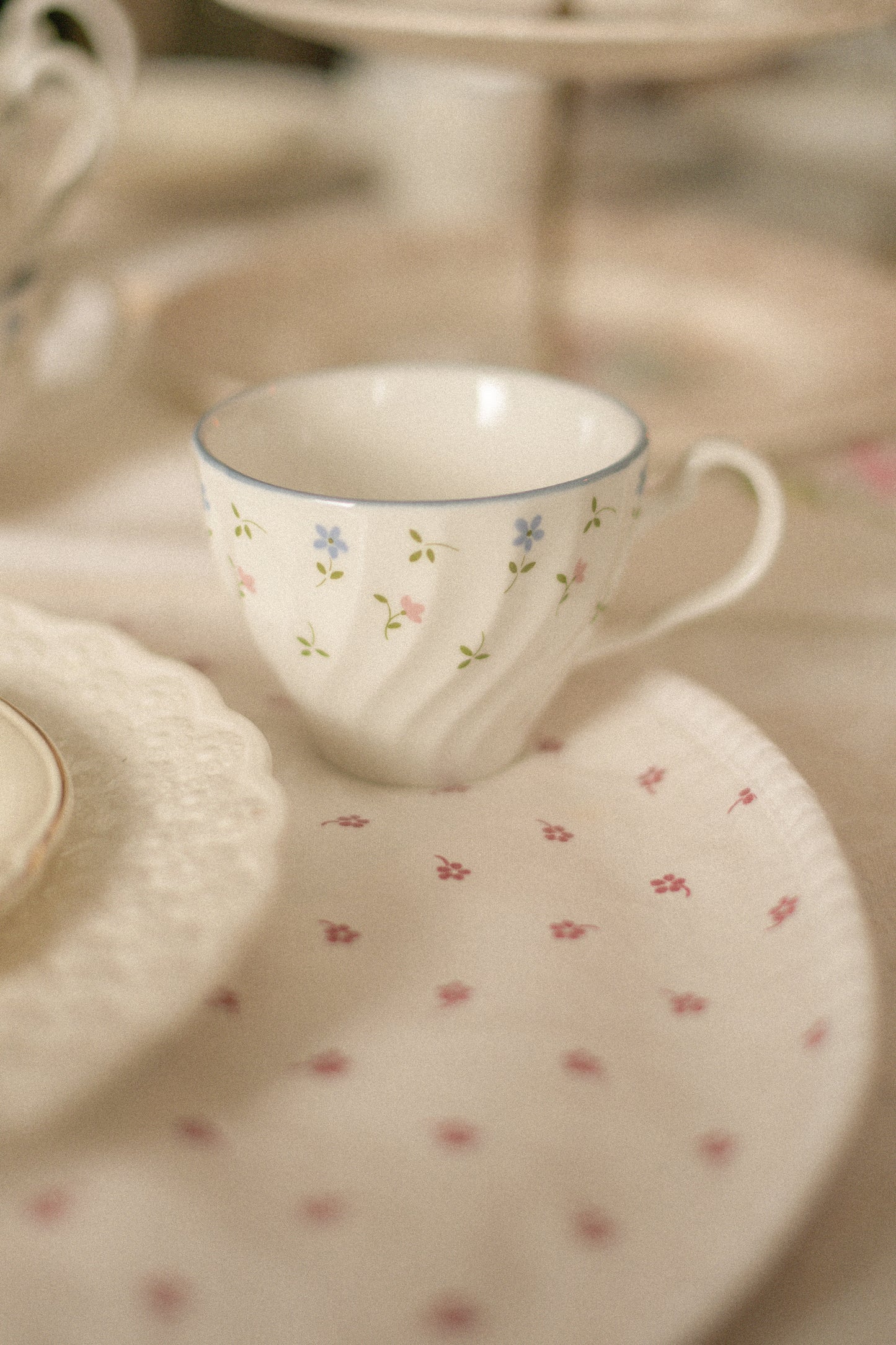 Vintage dainty floral tea set