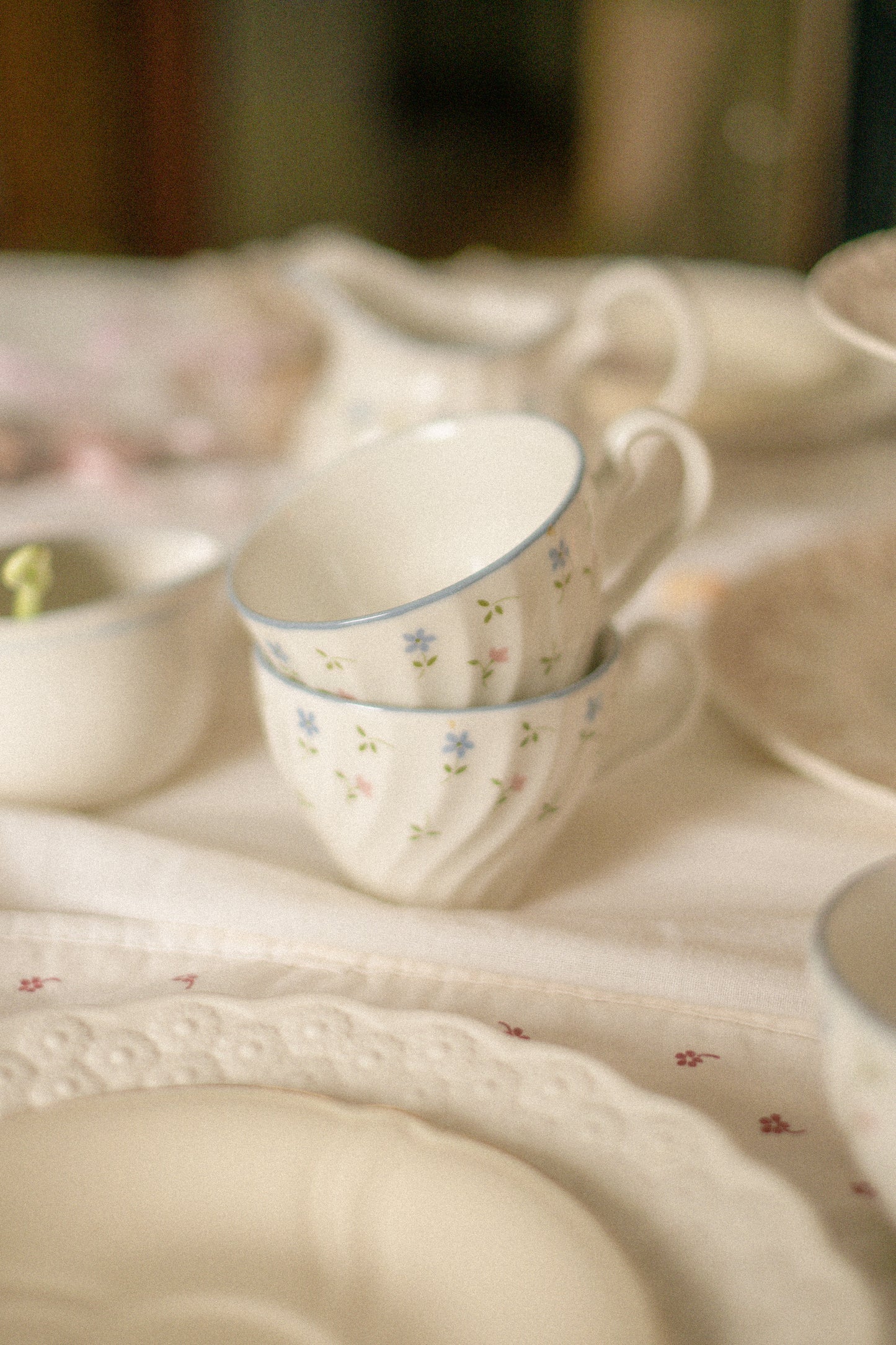 Vintage dainty floral tea set