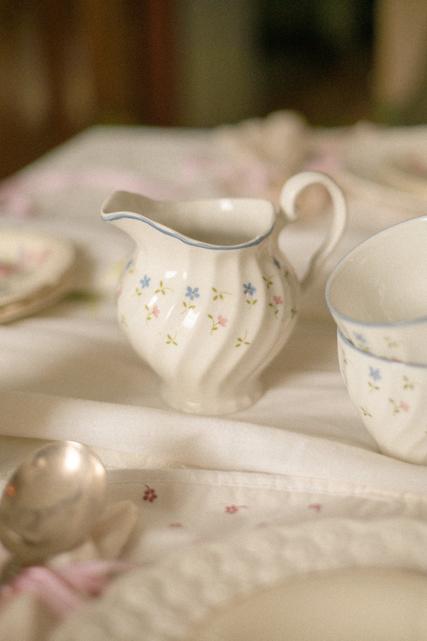 Vintage dainty floral tea set