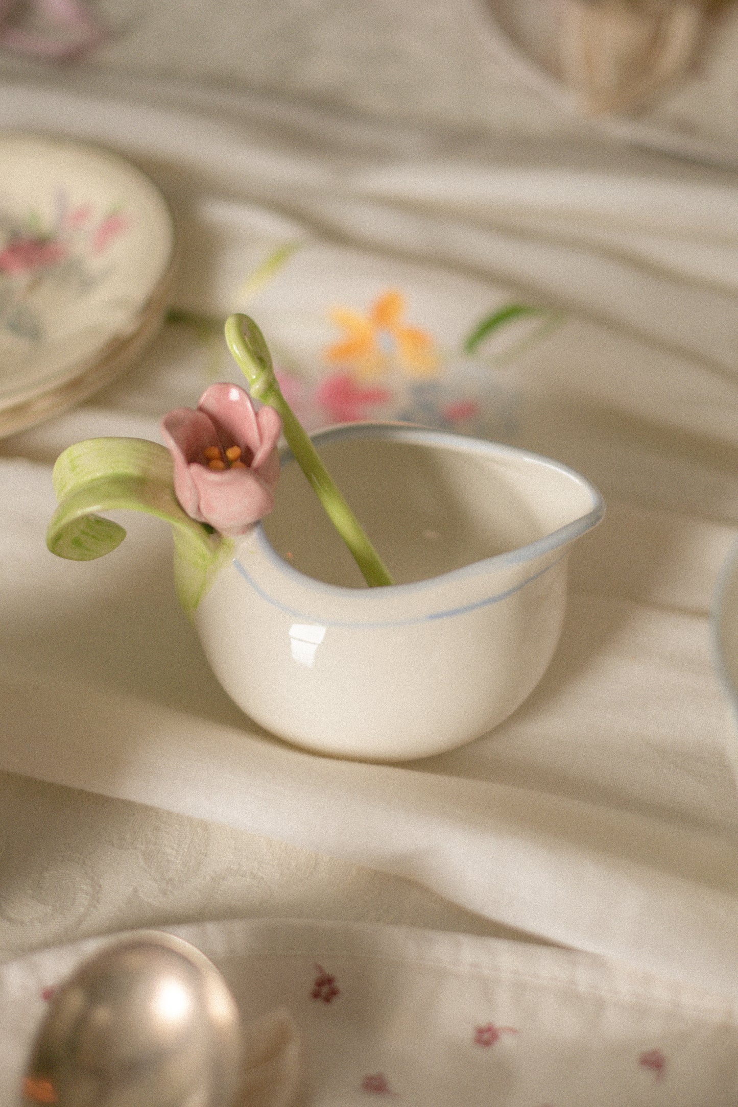 Vintage ceramic tulip creamer dish