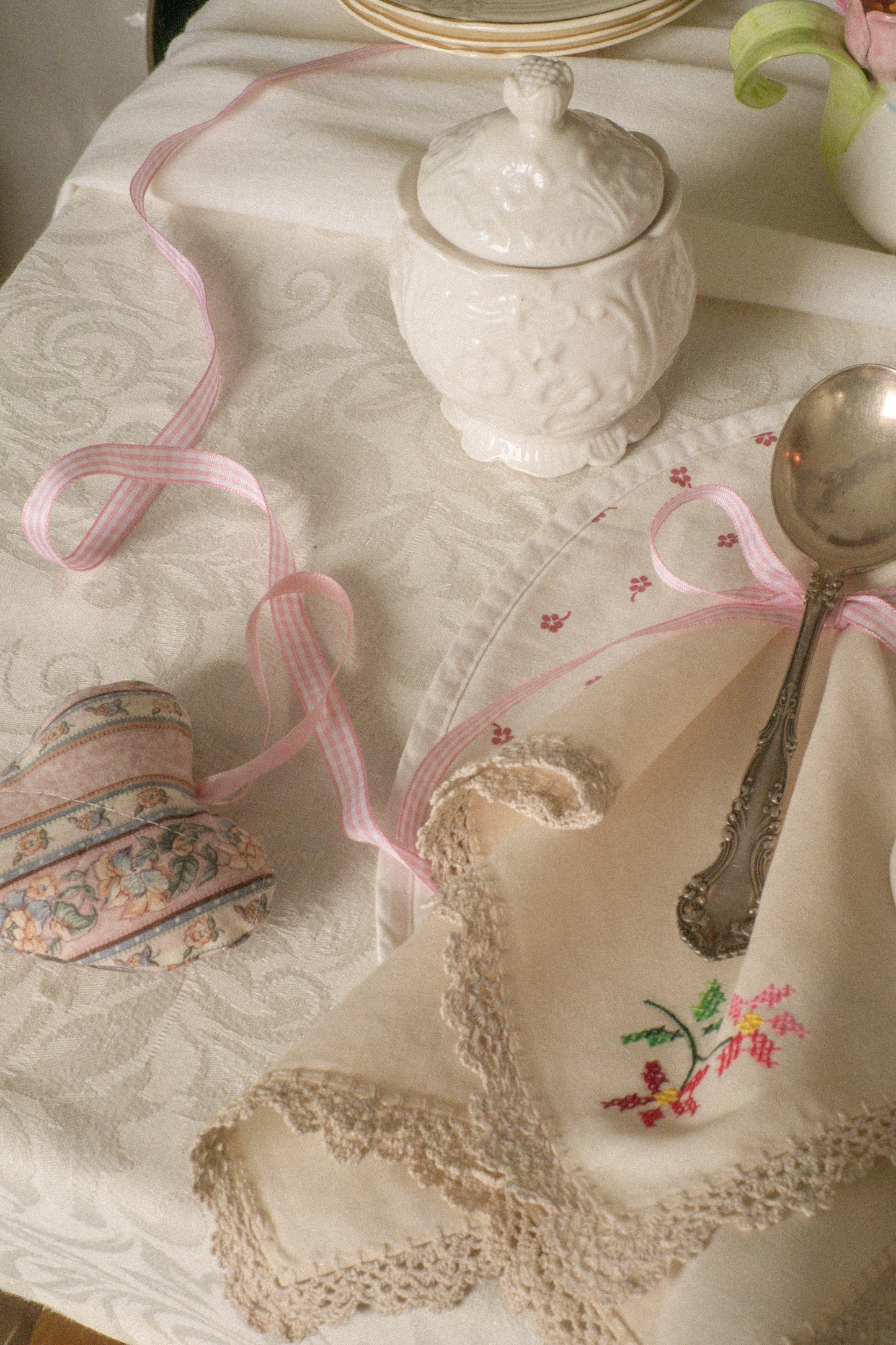 Vintage dainty ceramic trinket sugar dish